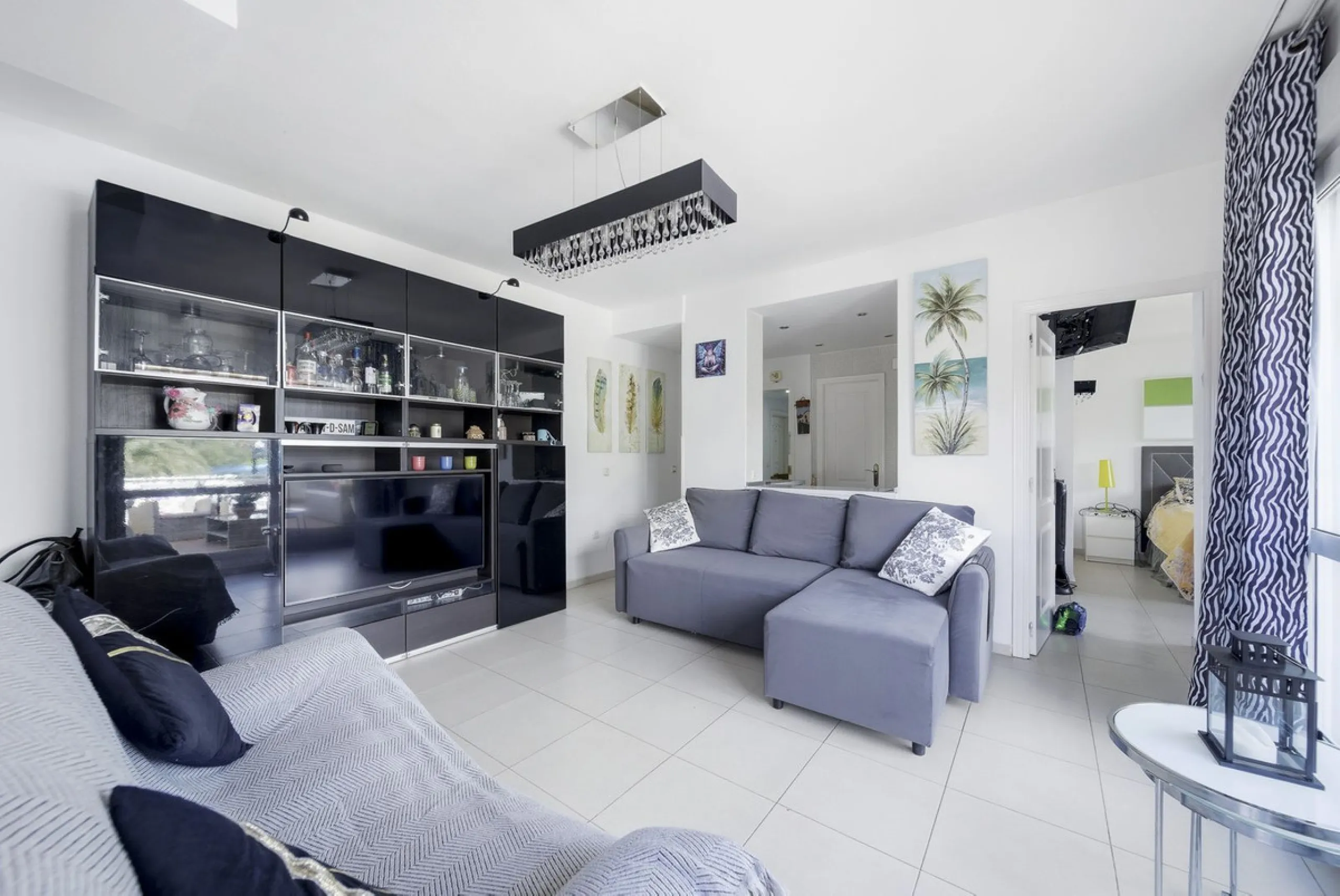 Stunning 1 Bedroom Apartment with Spectacular Sea & Pool Views in the Iconic Benalbeach Complex