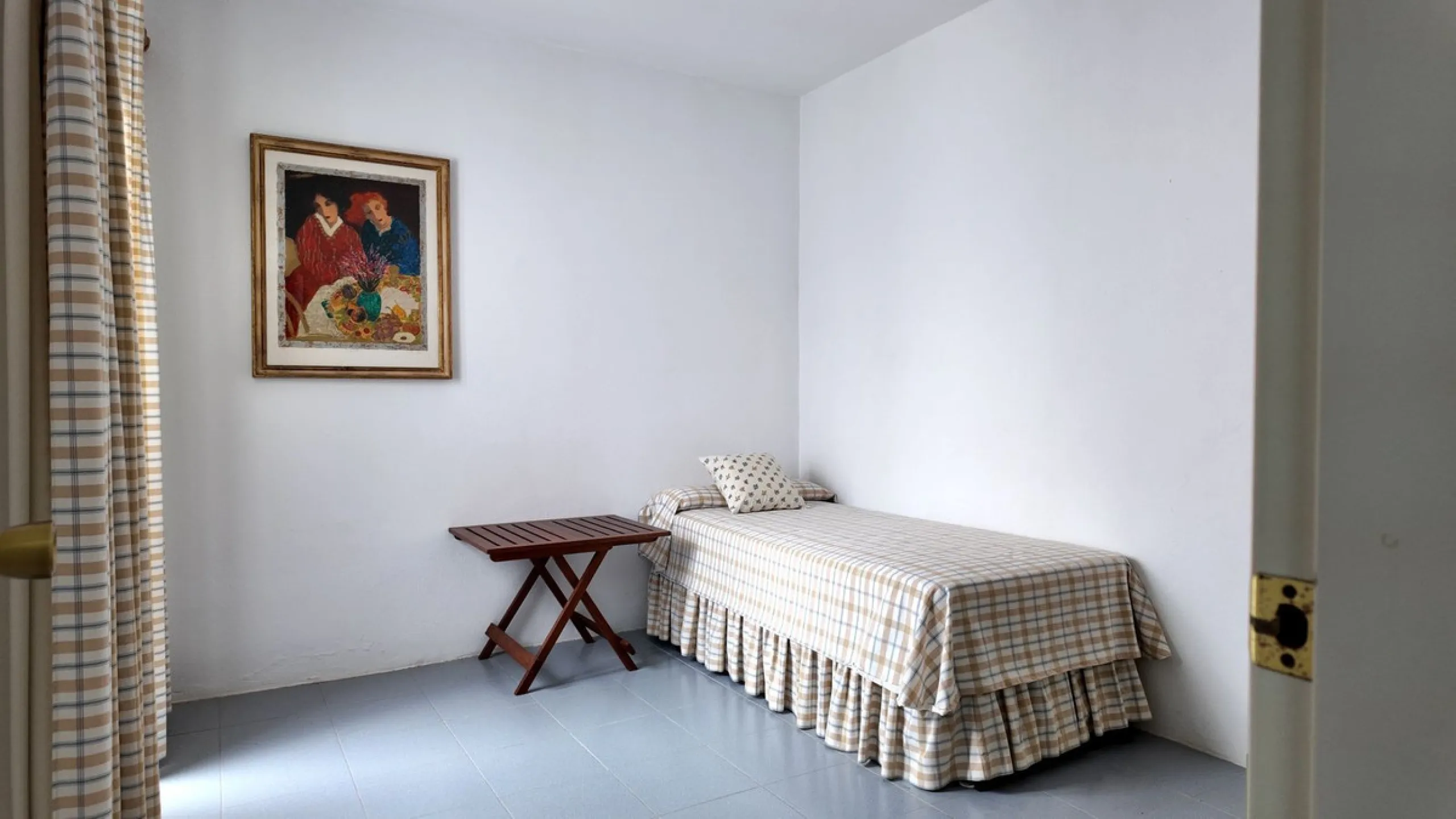 Welcome to Urbanisation Las Arenas, one of San Pedro's most sought-after beachside communities.