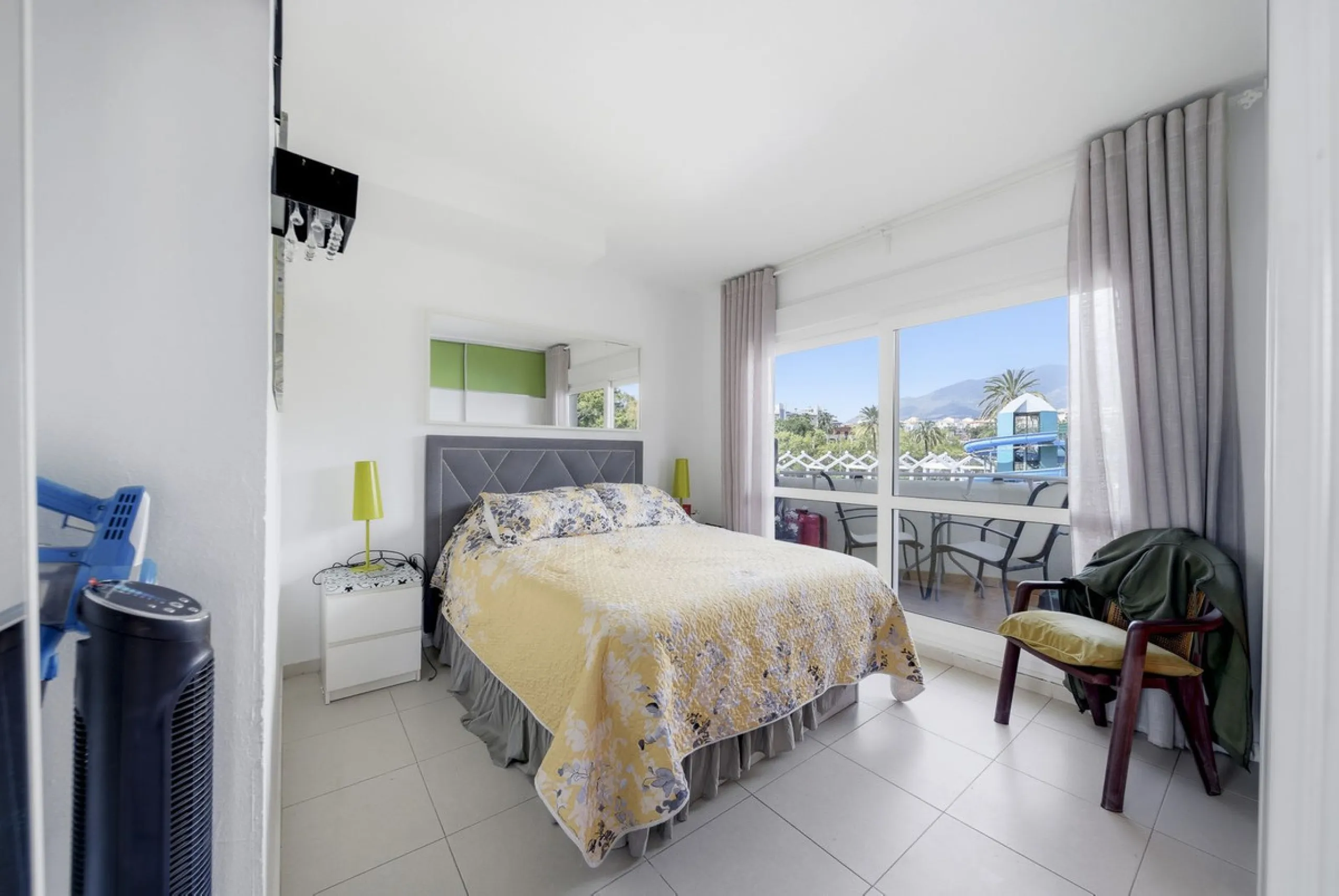Stunning 1 Bedroom Apartment with Spectacular Sea & Pool Views in the Iconic Benalbeach Complex