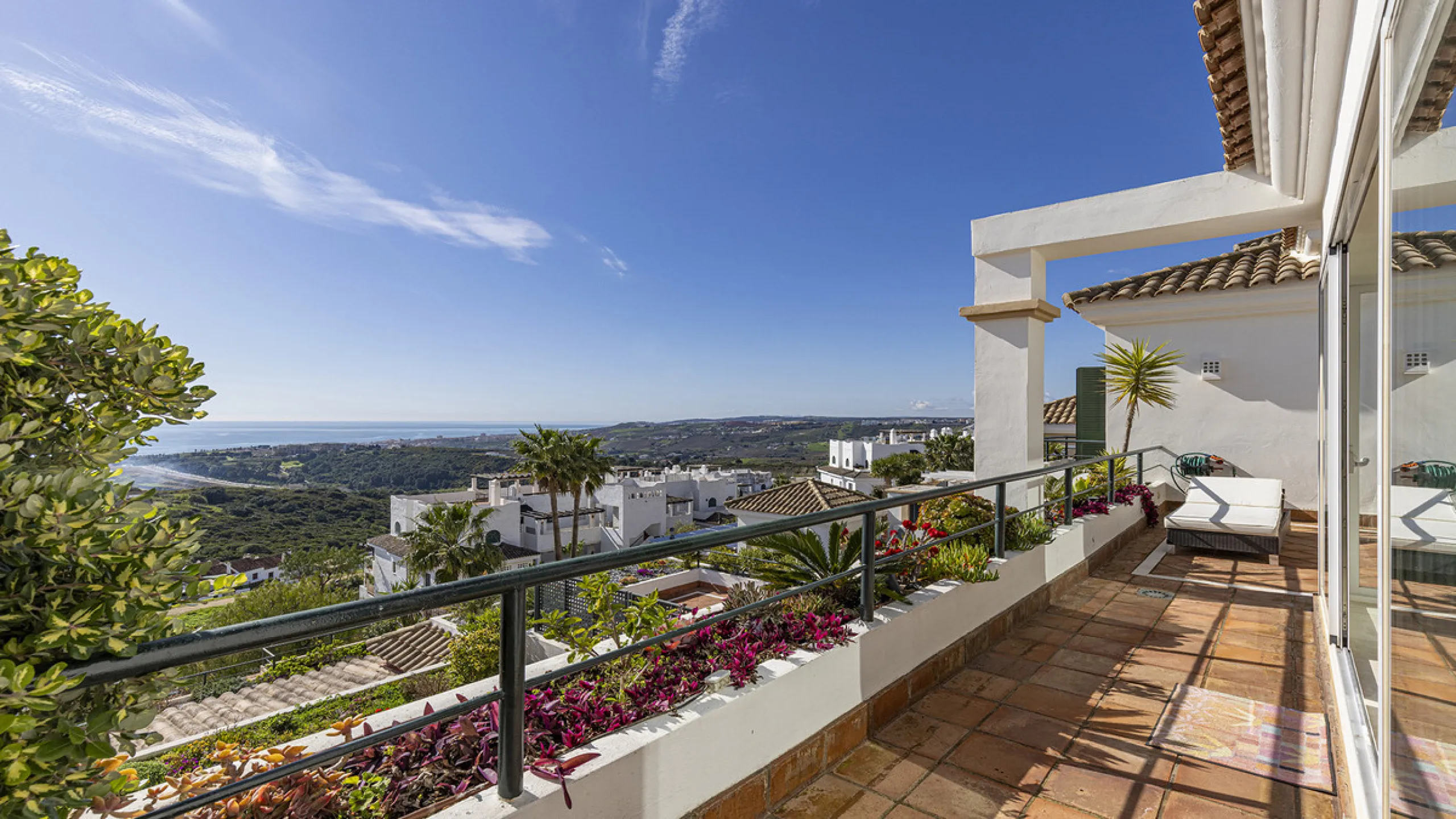 Apartment - Penthouse в продаже в Casares, Málaga. В доме 3 спален и 3 ванных комнат. Площадь дома 179 м²