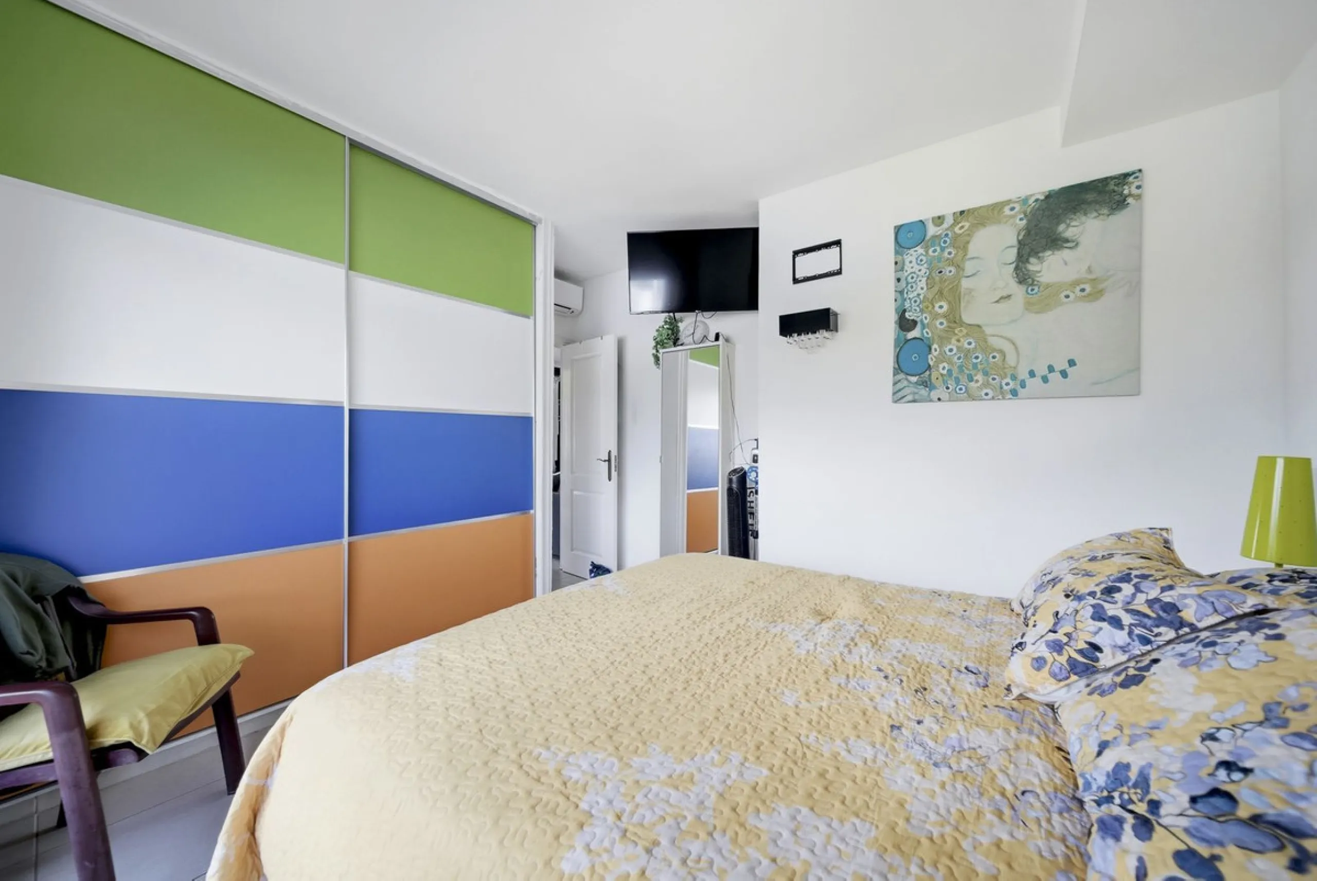 Stunning 1 Bedroom Apartment with Spectacular Sea & Pool Views in the Iconic Benalbeach Complex
