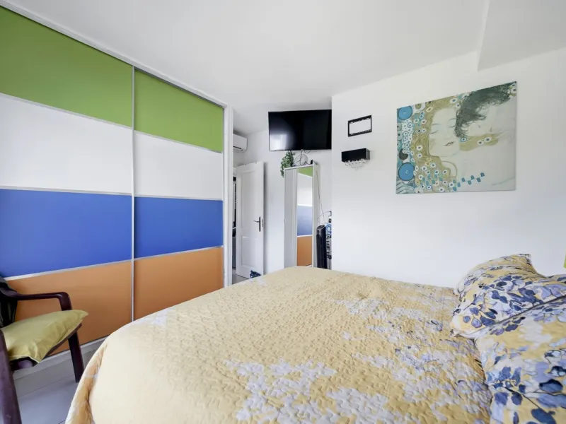 Stunning 1 Bedroom Apartment with Spectacular Sea & Pool Views in the Iconic Benalbeach Complex
