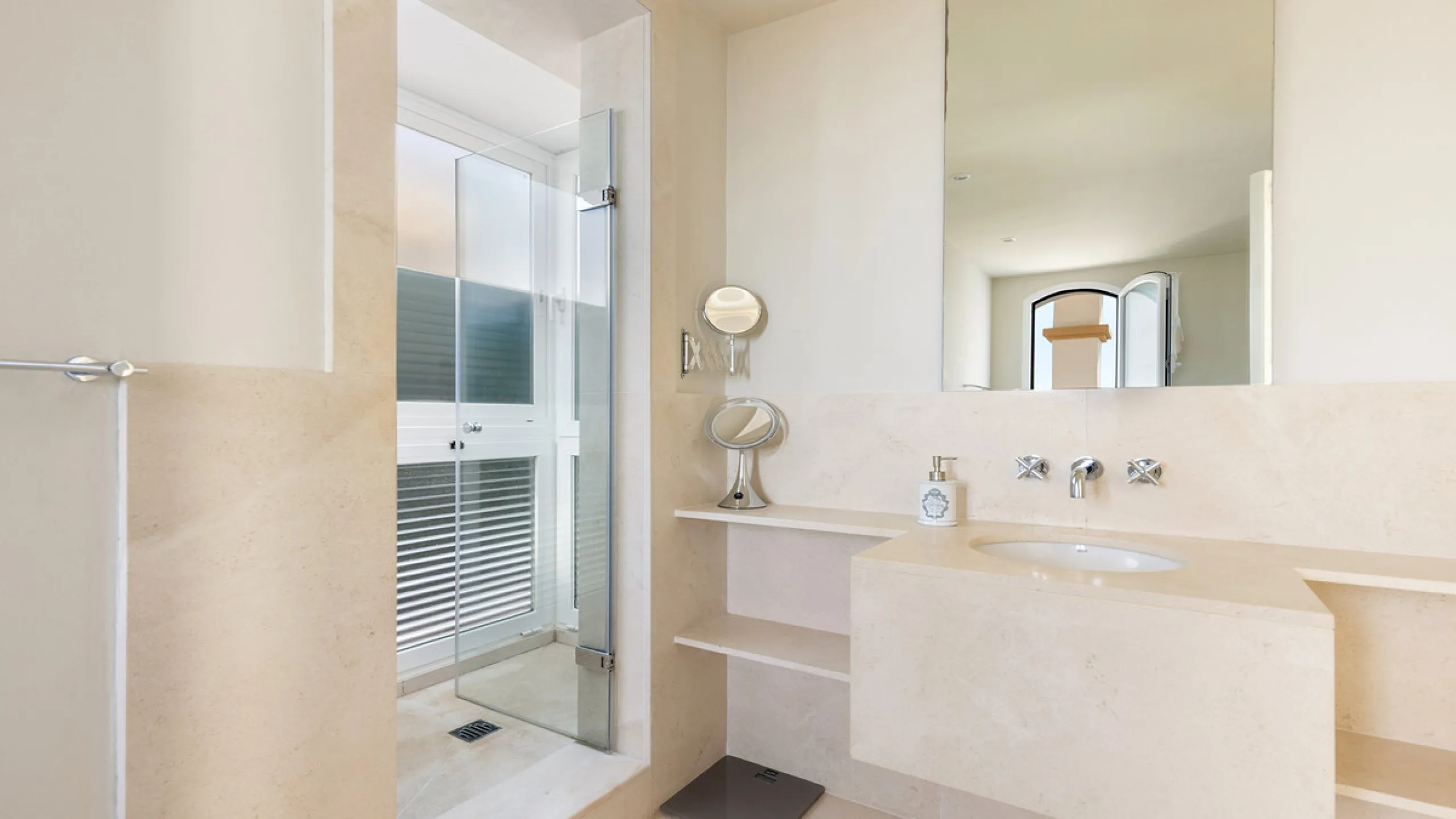 Apartment - Penthouse в продаже в Casares, Málaga. В доме 3 спален и 3 ванных комнат. Площадь дома 179 м²