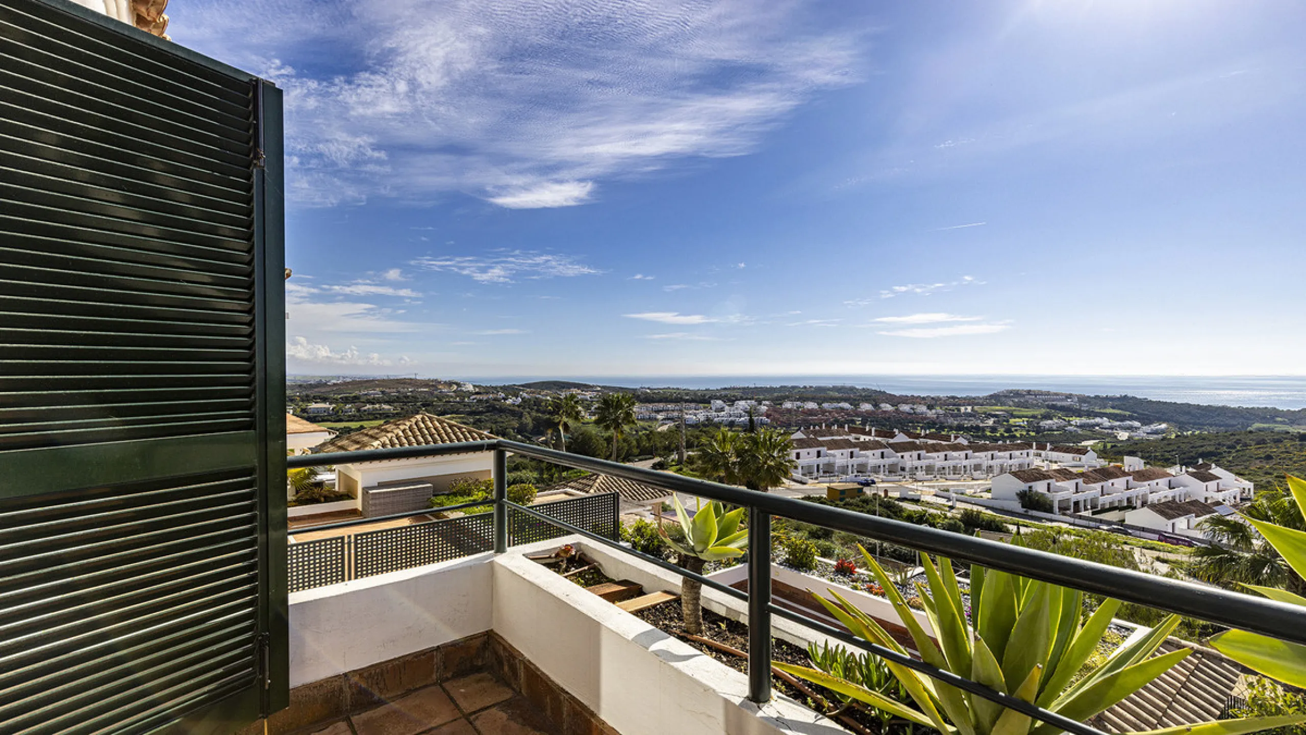 Apartment - Penthouse в продаже в Casares, Málaga. В доме 3 спален и 3 ванных комнат. Площадь дома 179 м²