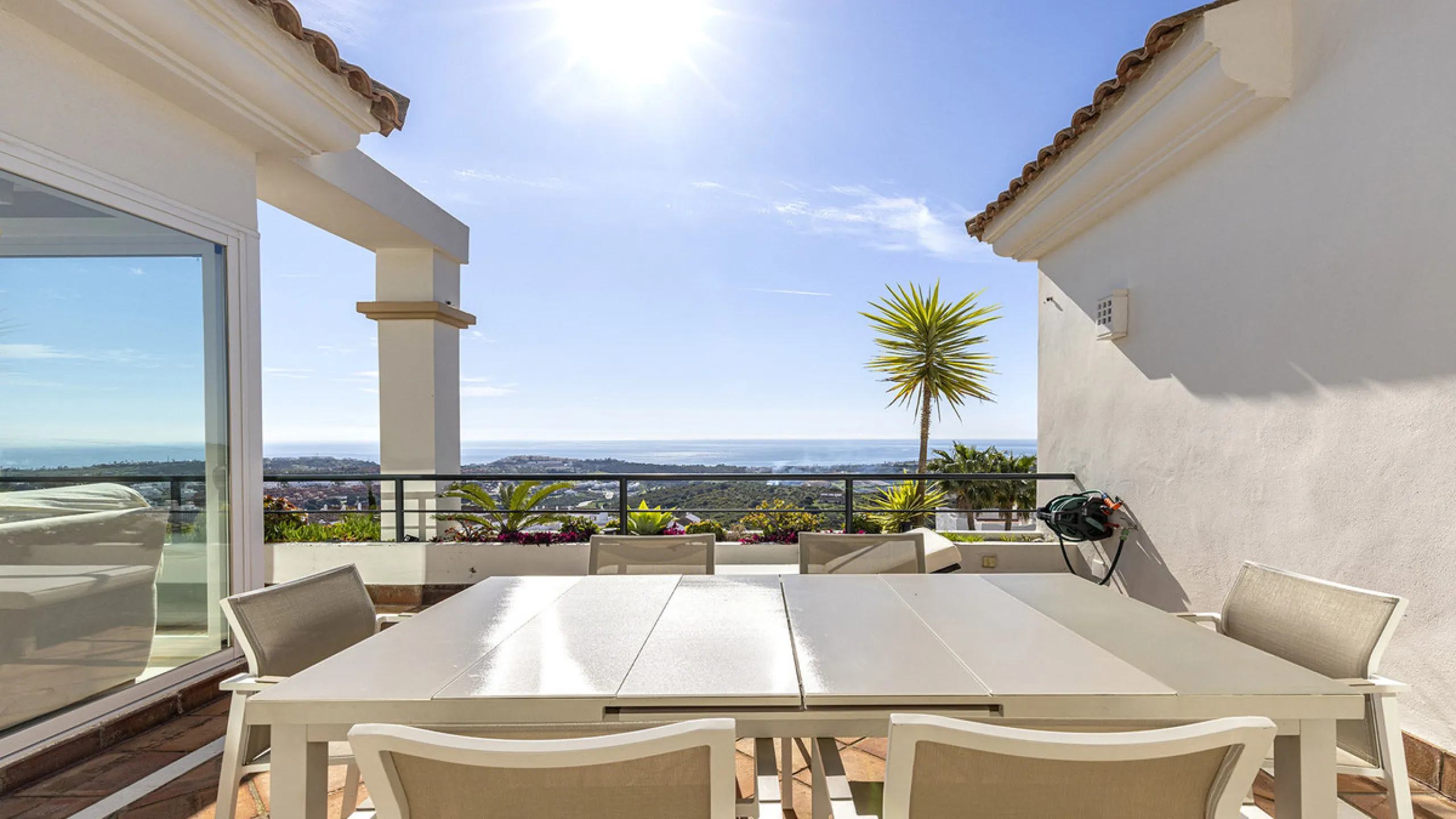 Apartment - Penthouse в продаже в Casares, Málaga. В доме 3 спален и 3 ванных комнат. Площадь дома 179 м²