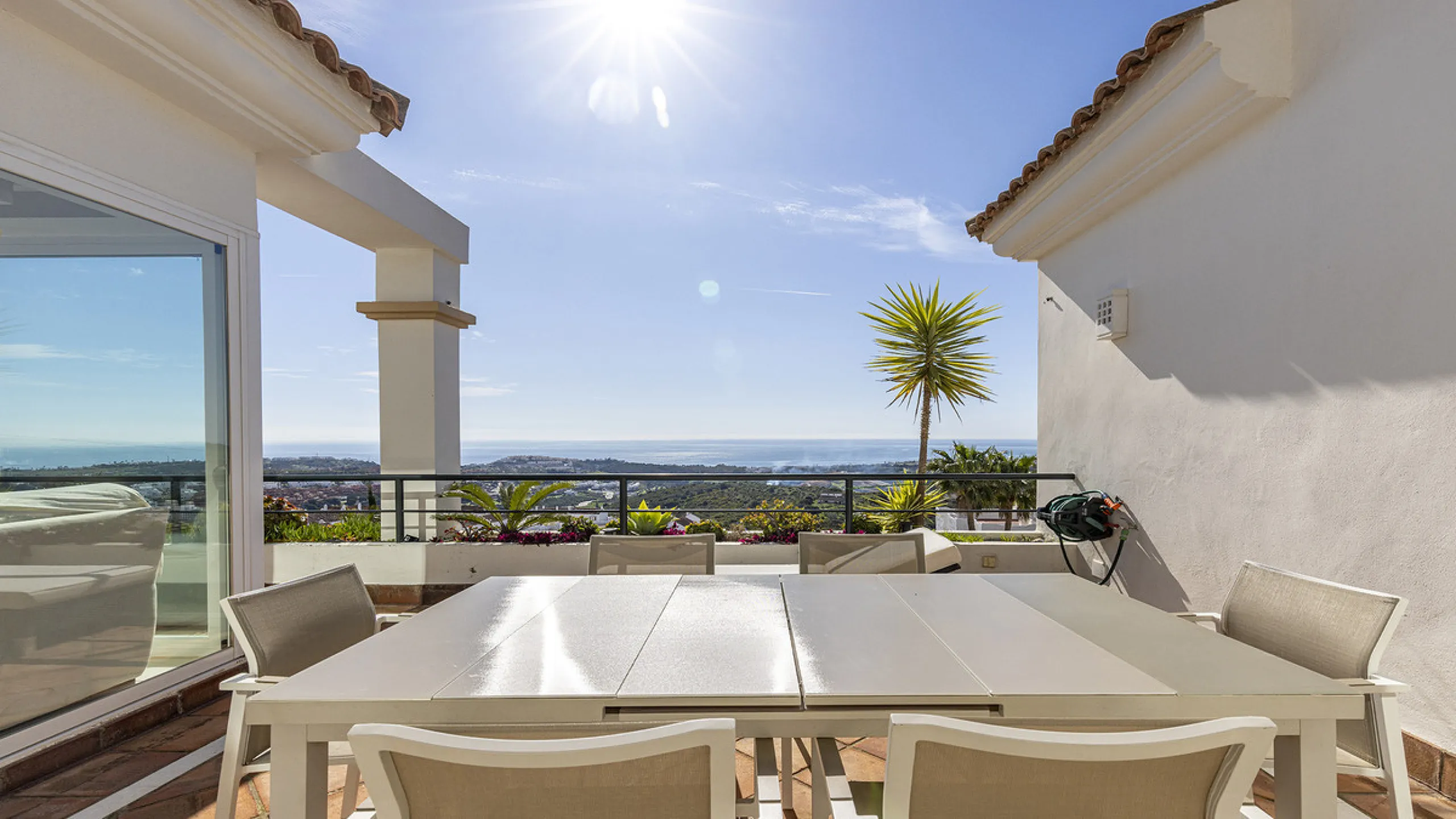 Apartment - Penthouse в продаже в Casares, Málaga. В доме 3 спален и 3 ванных комнат. Площадь дома 179 м²