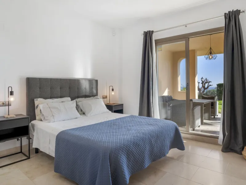 We are proud to present this luxurious ground-floor apartment, located within an exclusive gated and secure community renowned for its abundance of swimming pools and beautifully maintained green spaces.