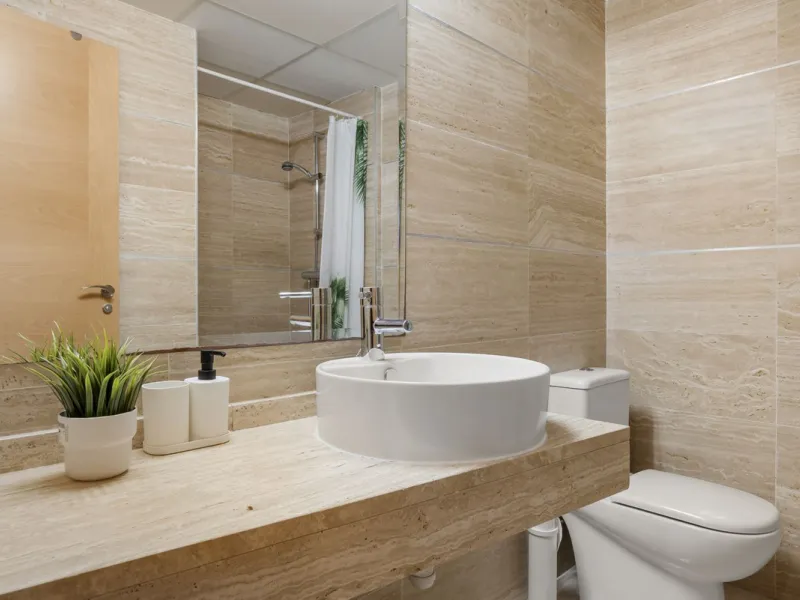 We are proud to present this luxurious ground-floor apartment, located within an exclusive gated and secure community renowned for its abundance of swimming pools and beautifully maintained green spaces.