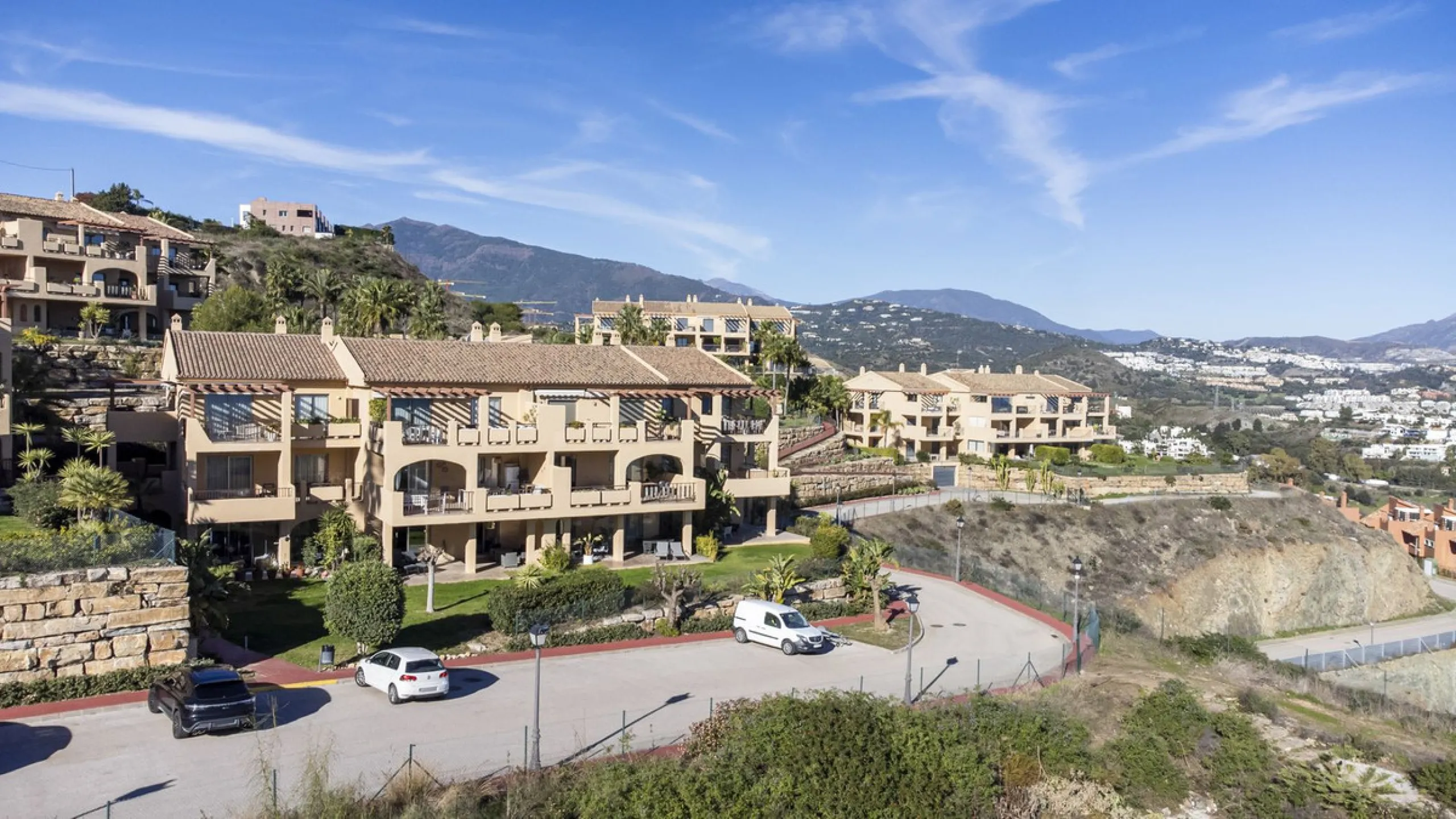 We are proud to present this luxurious ground-floor apartment, located within an exclusive gated and secure community renowned for its abundance of swimming pools and beautifully maintained green spaces.
