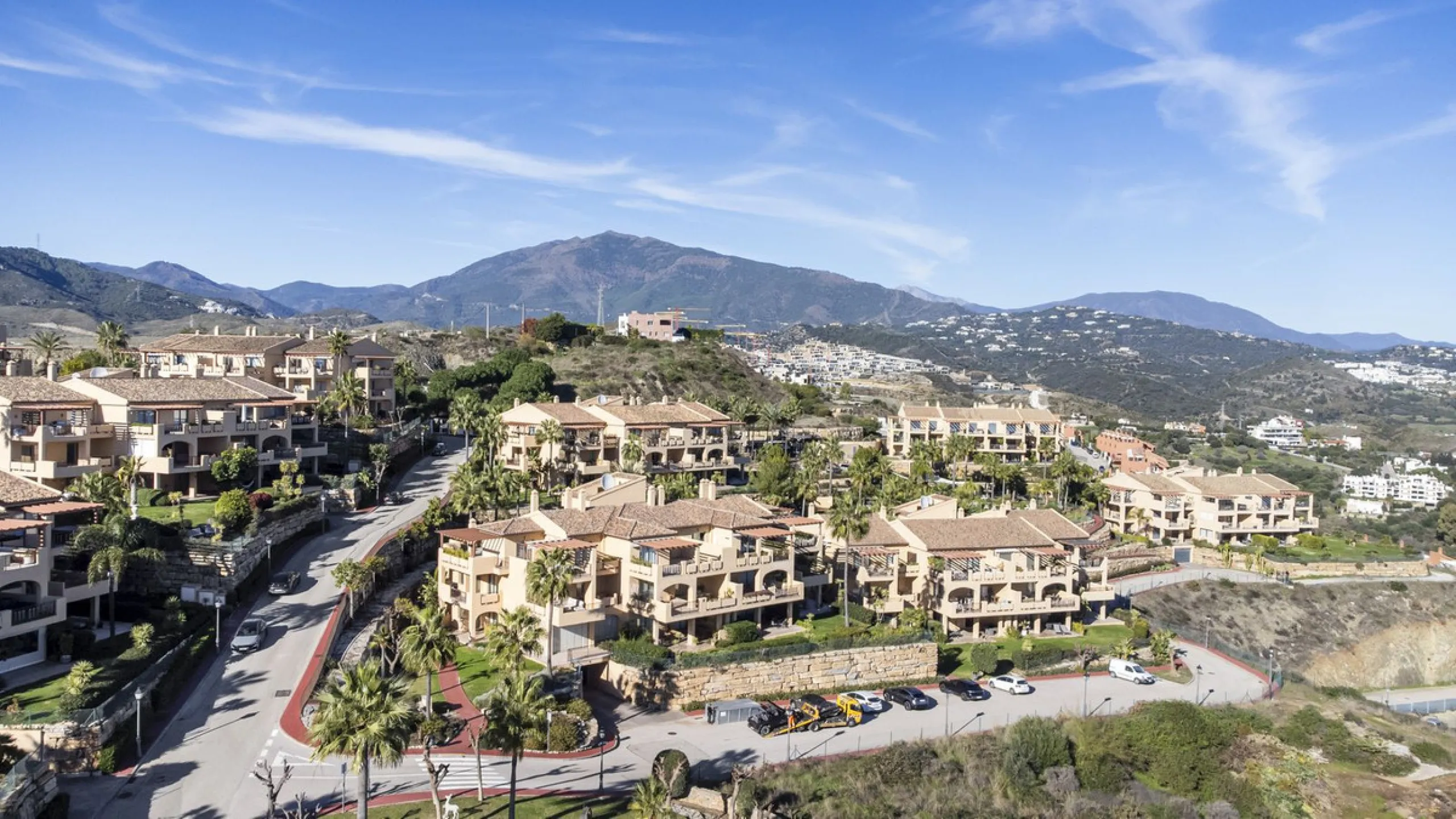 We are proud to present this luxurious ground-floor apartment, located within an exclusive gated and secure community renowned for its abundance of swimming pools and beautifully maintained green spaces.