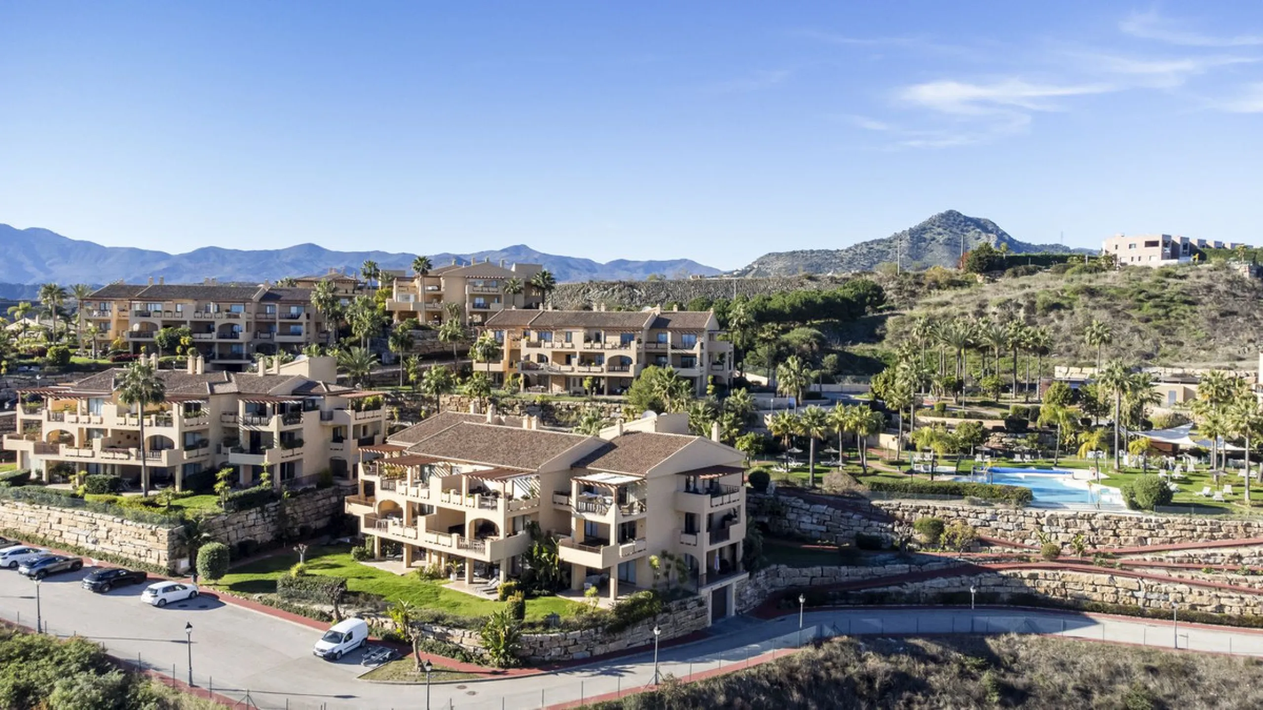 We are proud to present this luxurious ground-floor apartment, located within an exclusive gated and secure community renowned for its abundance of swimming pools and beautifully maintained green spaces.