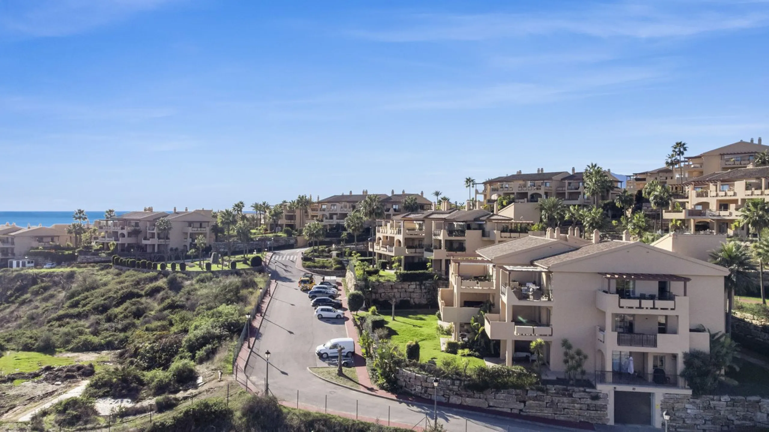 We are proud to present this luxurious ground-floor apartment, located within an exclusive gated and secure community renowned for its abundance of swimming pools and beautifully maintained green spaces.
