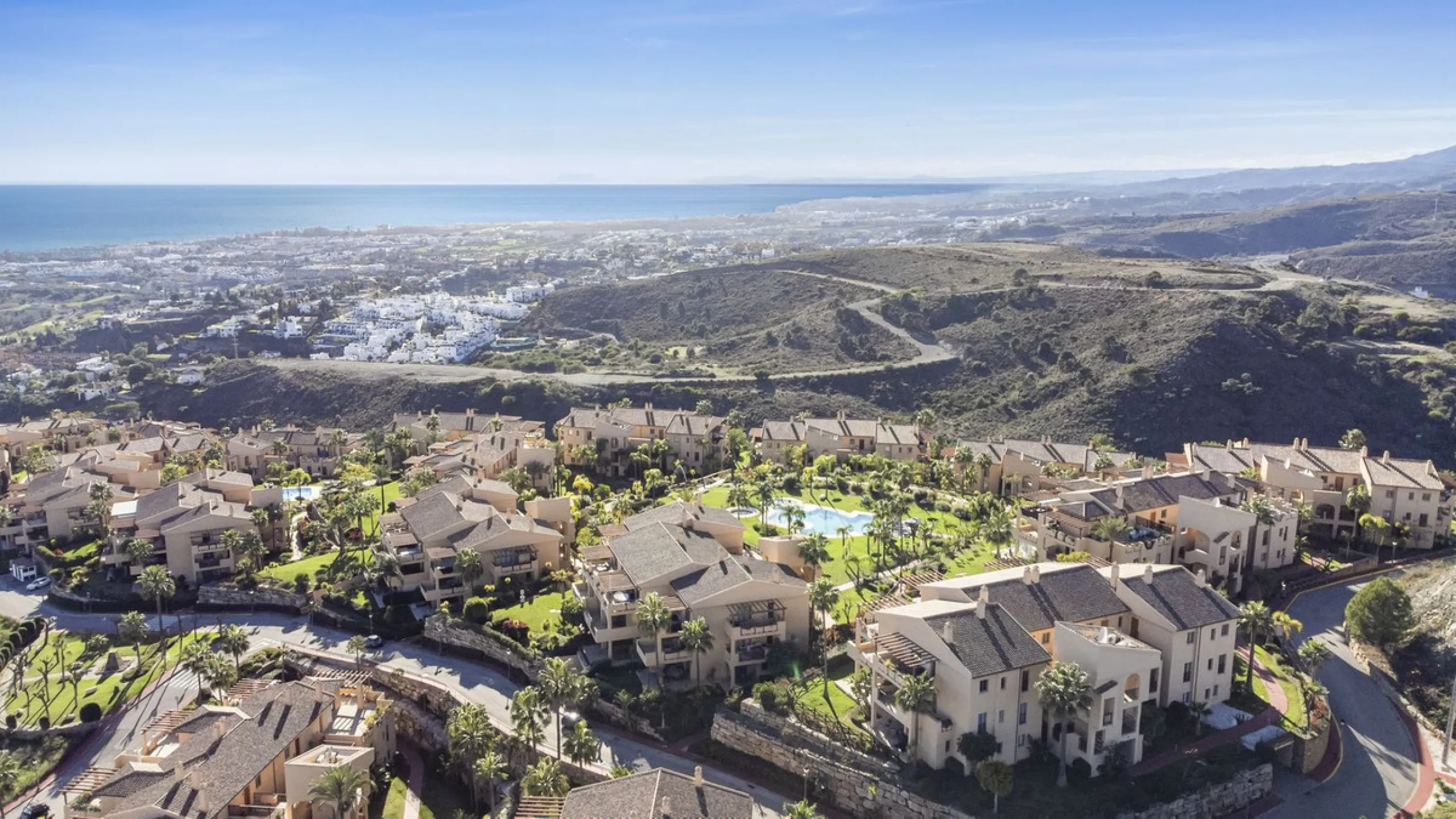We are proud to present this luxurious ground-floor apartment, located within an exclusive gated and secure community renowned for its abundance of swimming pools and beautifully maintained green spaces.