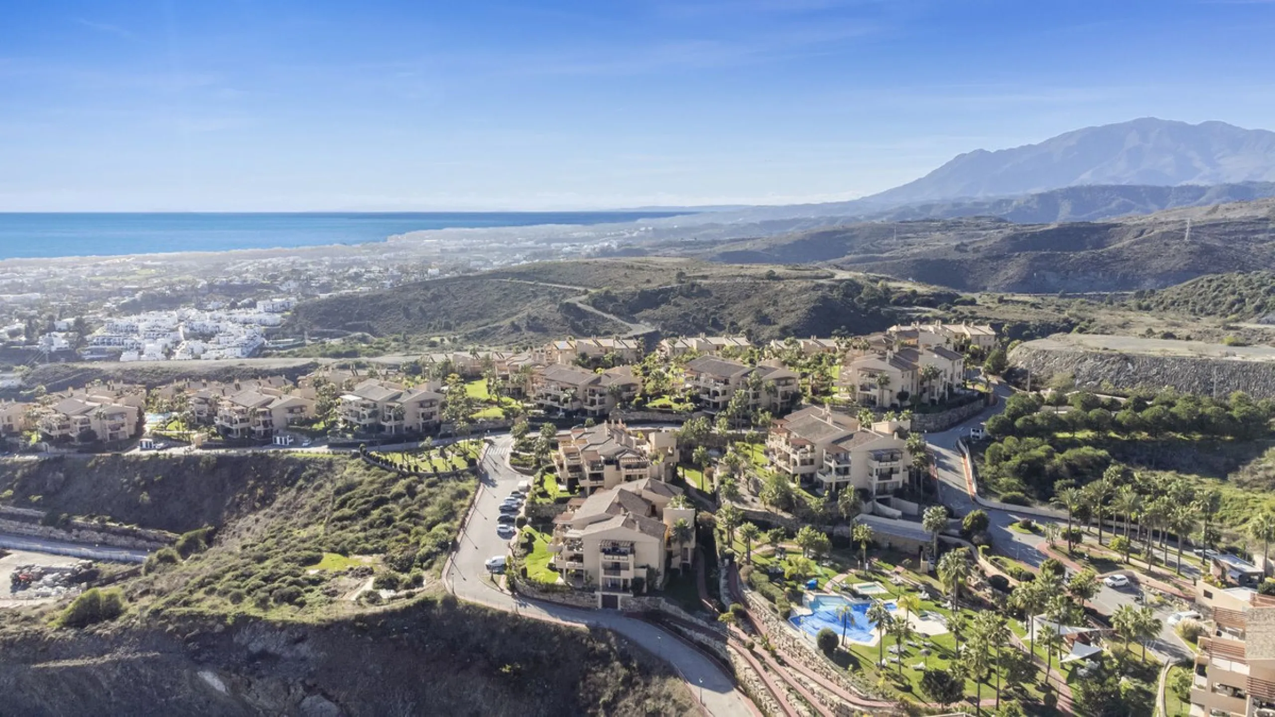 We are proud to present this luxurious ground-floor apartment, located within an exclusive gated and secure community renowned for its abundance of swimming pools and beautifully maintained green spaces.