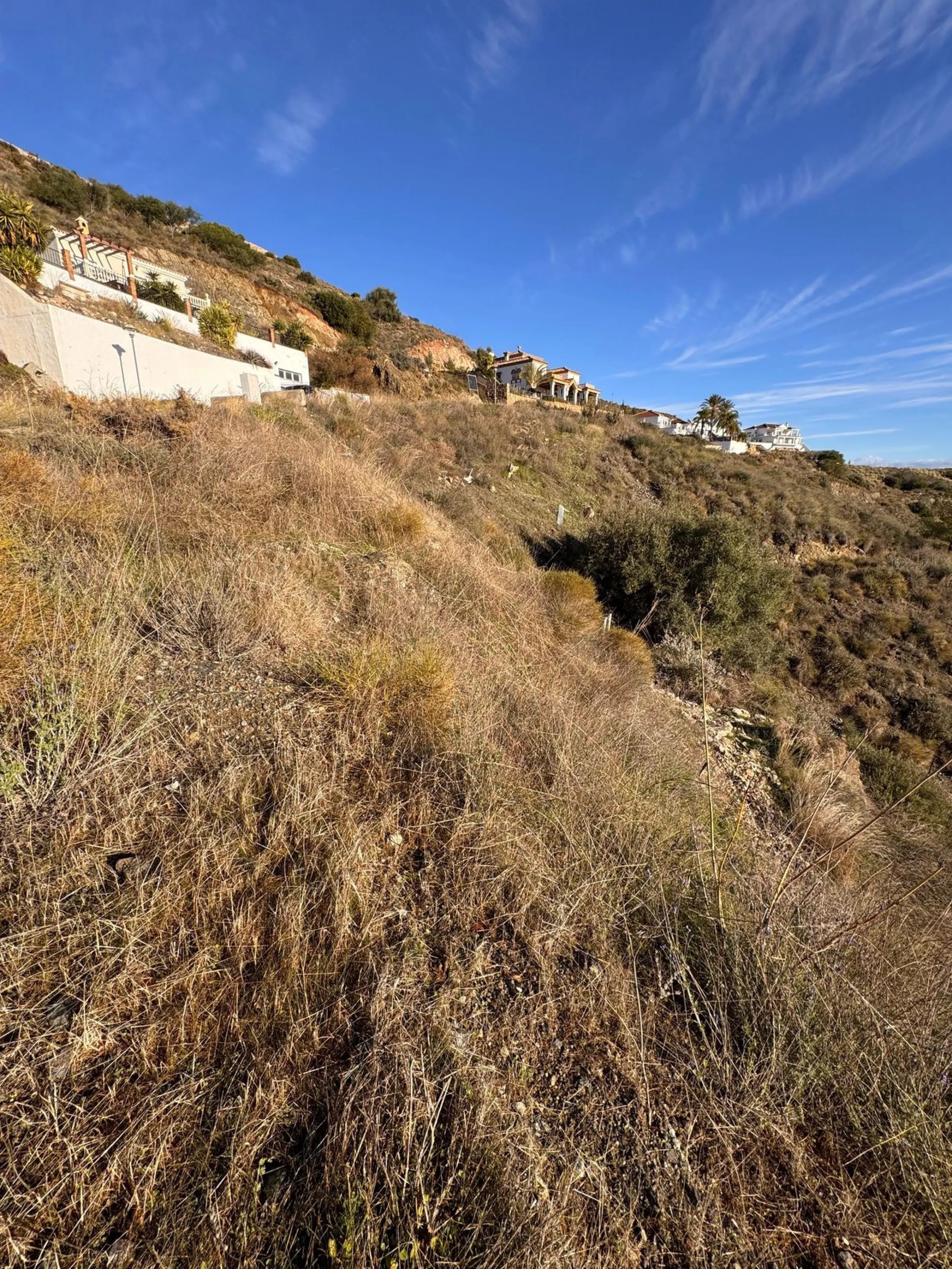 Looking for a place to build your dream home with spectacular views or to make a smart investment in a privileged environment?
