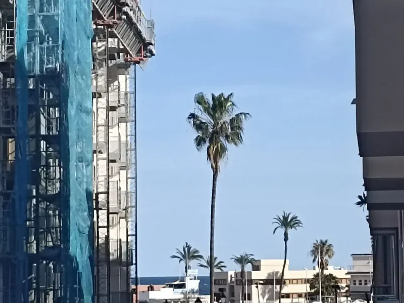 Apartment - Middle Floor Apartment в продаже в Fuengirola, Málaga. В доме 3 спален и 1 ванных комнат. Площадь дома 100 м²
