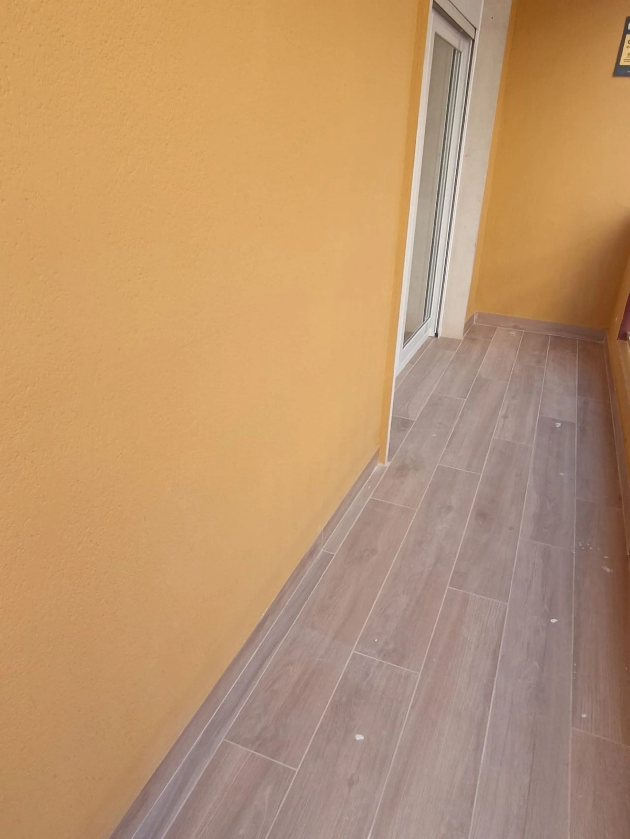 Apartment - Middle Floor Apartment в продаже в Fuengirola, Málaga. В доме 3 спален и 1 ванных комнат. Площадь дома 100 м²