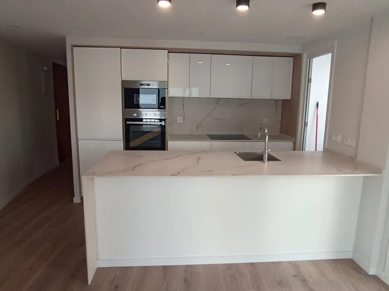 Apartment - Middle Floor Apartment в продаже в Fuengirola, Málaga. В доме 3 спален и 1 ванных комнат. Площадь дома 100 м²