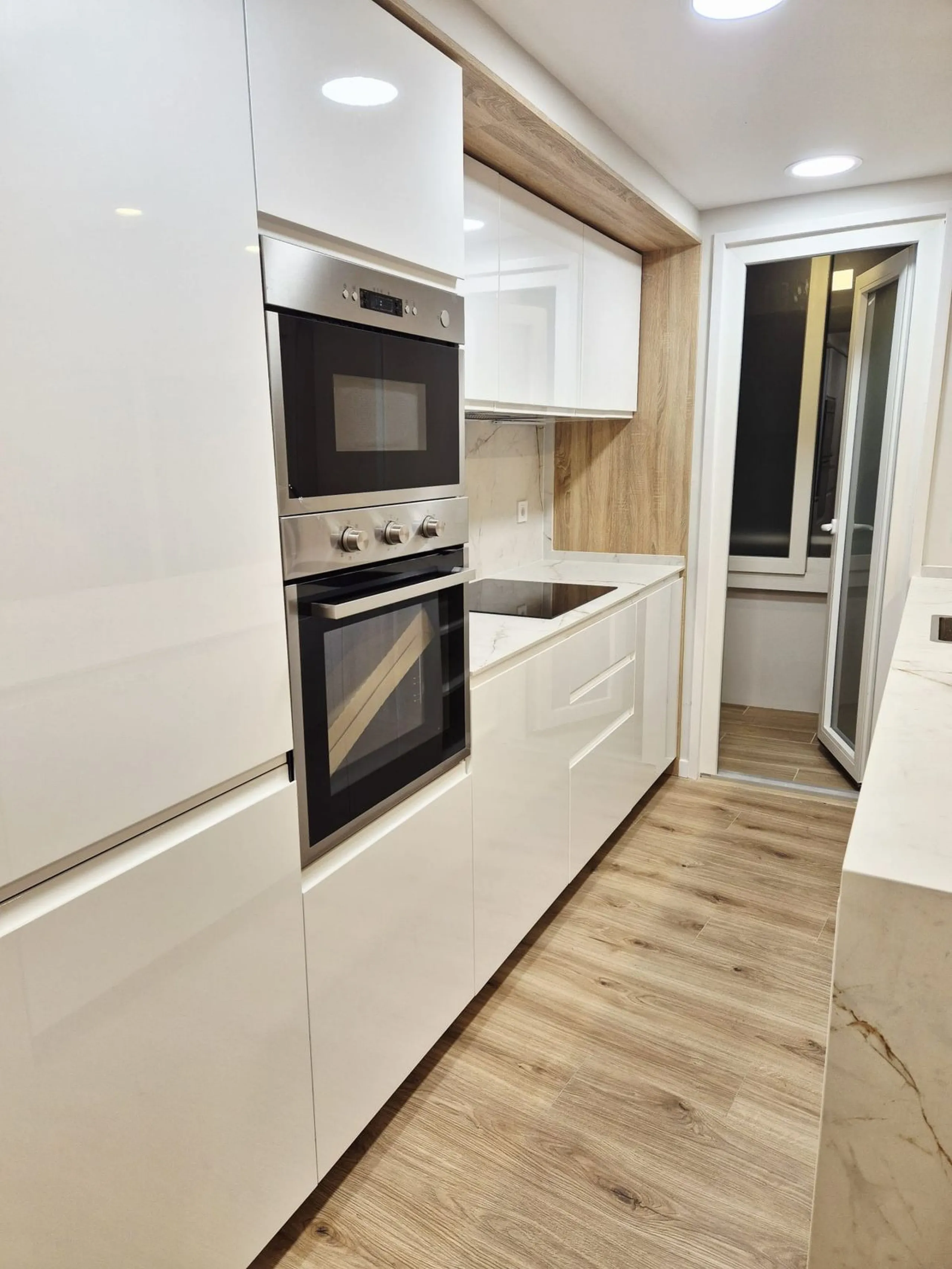 Apartment - Middle Floor Apartment в продаже в Fuengirola, Málaga. В доме 3 спален и 1 ванных комнат. Площадь дома 100 м²