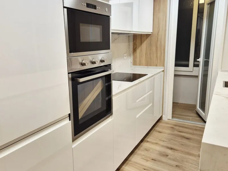 Apartment - Middle Floor Apartment в продаже в Fuengirola, Málaga. В доме 3 спален и 1 ванных комнат. Площадь дома 100 м²