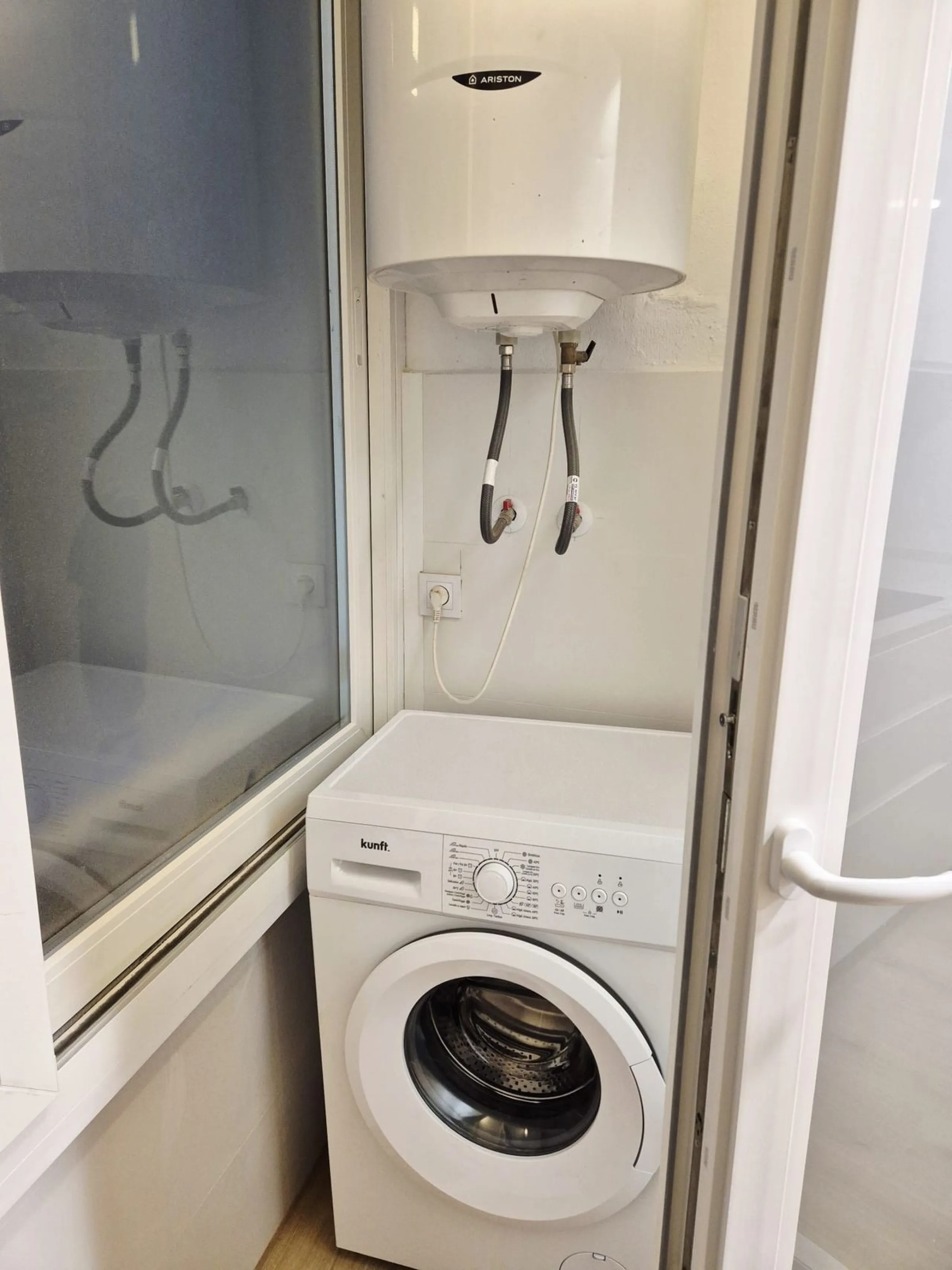 Apartment - Middle Floor Apartment в продаже в Fuengirola, Málaga. В доме 3 спален и 1 ванных комнат. Площадь дома 100 м²
