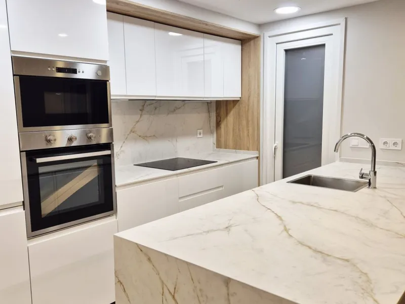 Apartment - Middle Floor Apartment в продаже в Fuengirola, Málaga. В доме 3 спален и 1 ванных комнат. Площадь дома 100 м²