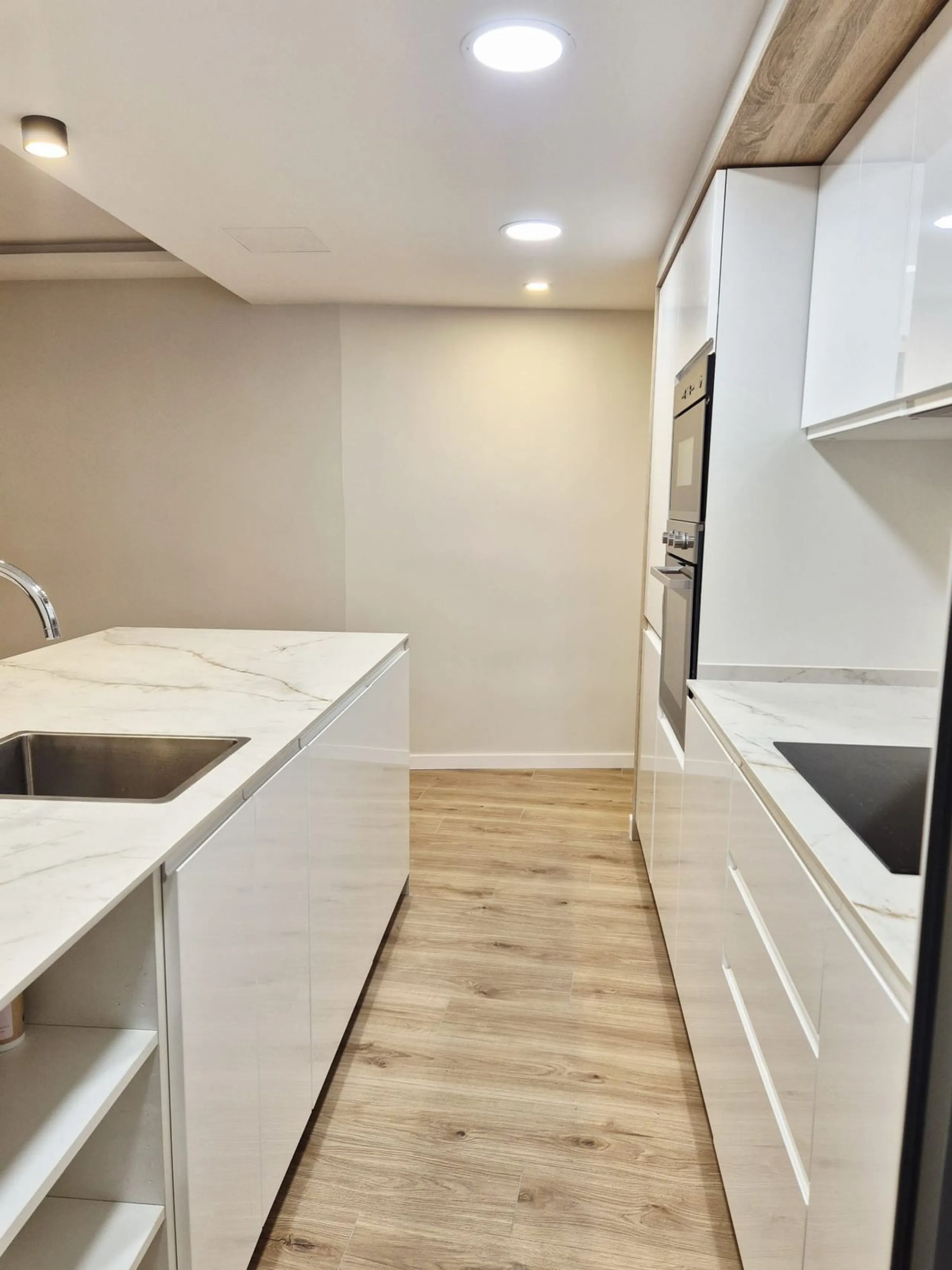 Apartment - Middle Floor Apartment в продаже в Fuengirola, Málaga. В доме 3 спален и 1 ванных комнат. Площадь дома 100 м²