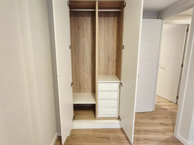 Apartment - Middle Floor Apartment в продаже в Fuengirola, Málaga. В доме 3 спален и 1 ванных комнат. Площадь дома 100 м²