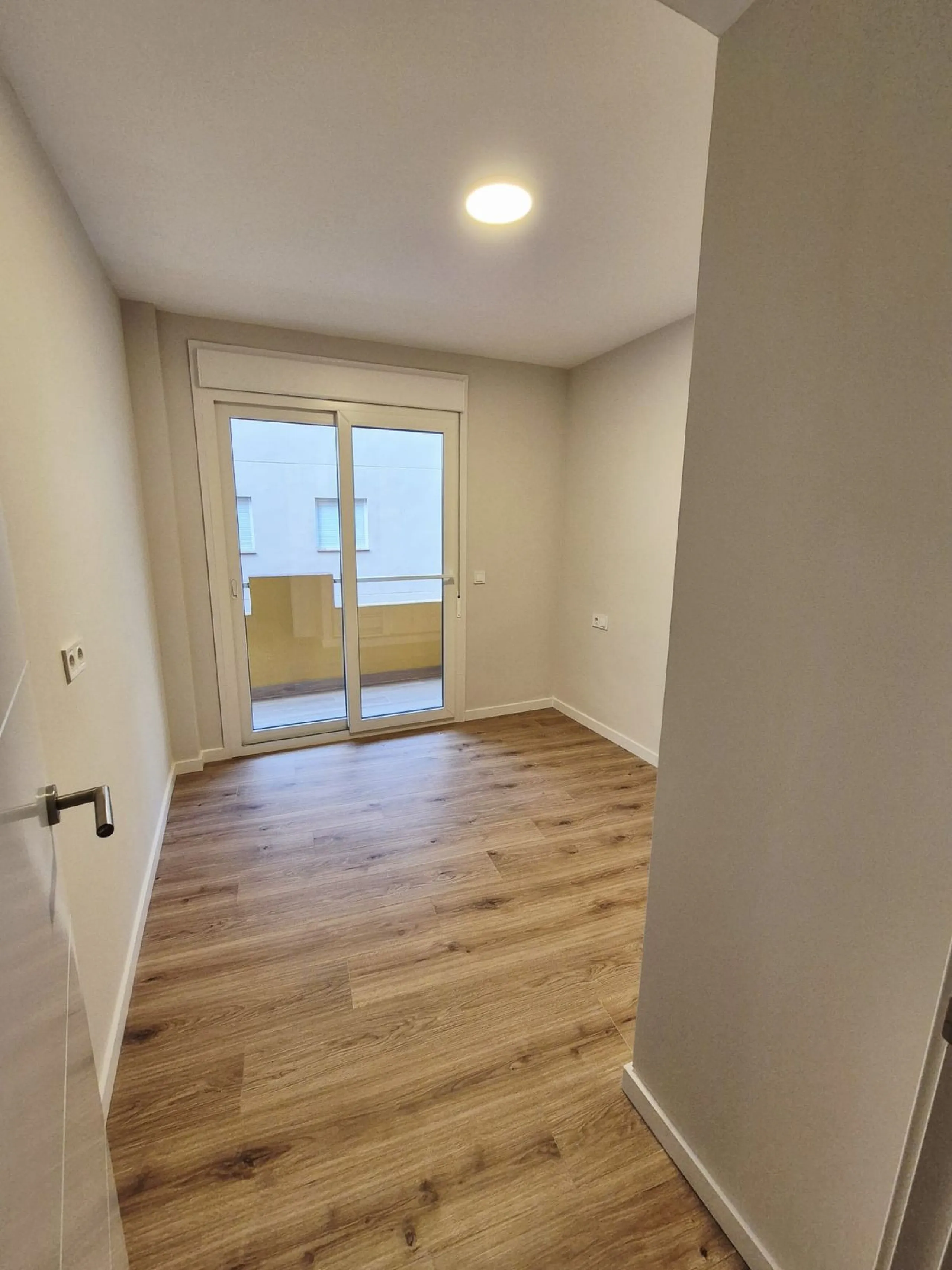 Apartment - Middle Floor Apartment в продаже в Fuengirola, Málaga. В доме 3 спален и 1 ванных комнат. Площадь дома 100 м²