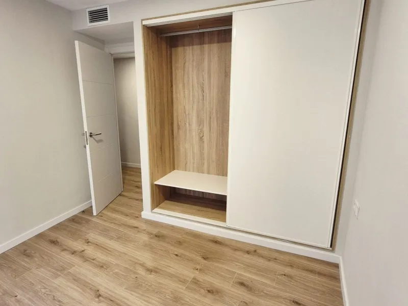 Apartment - Middle Floor Apartment в продаже в Fuengirola, Málaga. В доме 3 спален и 1 ванных комнат. Площадь дома 100 м²