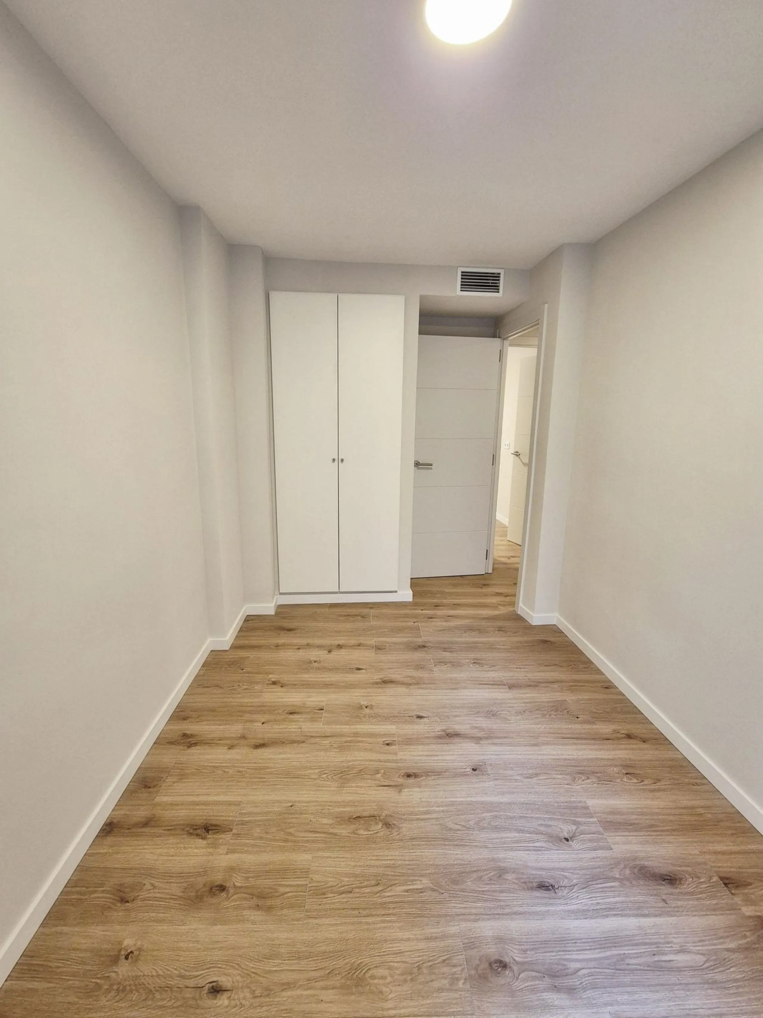 Apartment - Middle Floor Apartment в продаже в Fuengirola, Málaga. В доме 3 спален и 1 ванных комнат. Площадь дома 100 м²