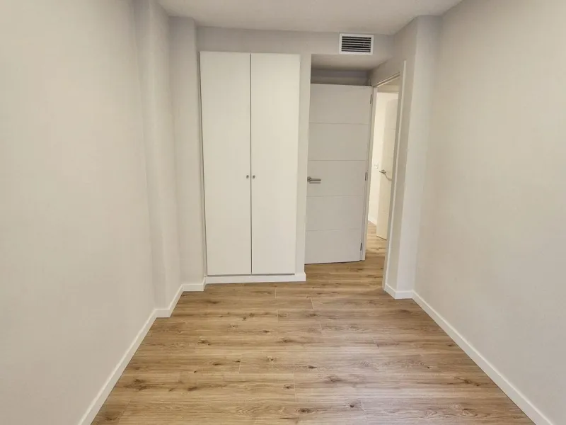 Apartment - Middle Floor Apartment в продаже в Fuengirola, Málaga. В доме 3 спален и 1 ванных комнат. Площадь дома 100 м²