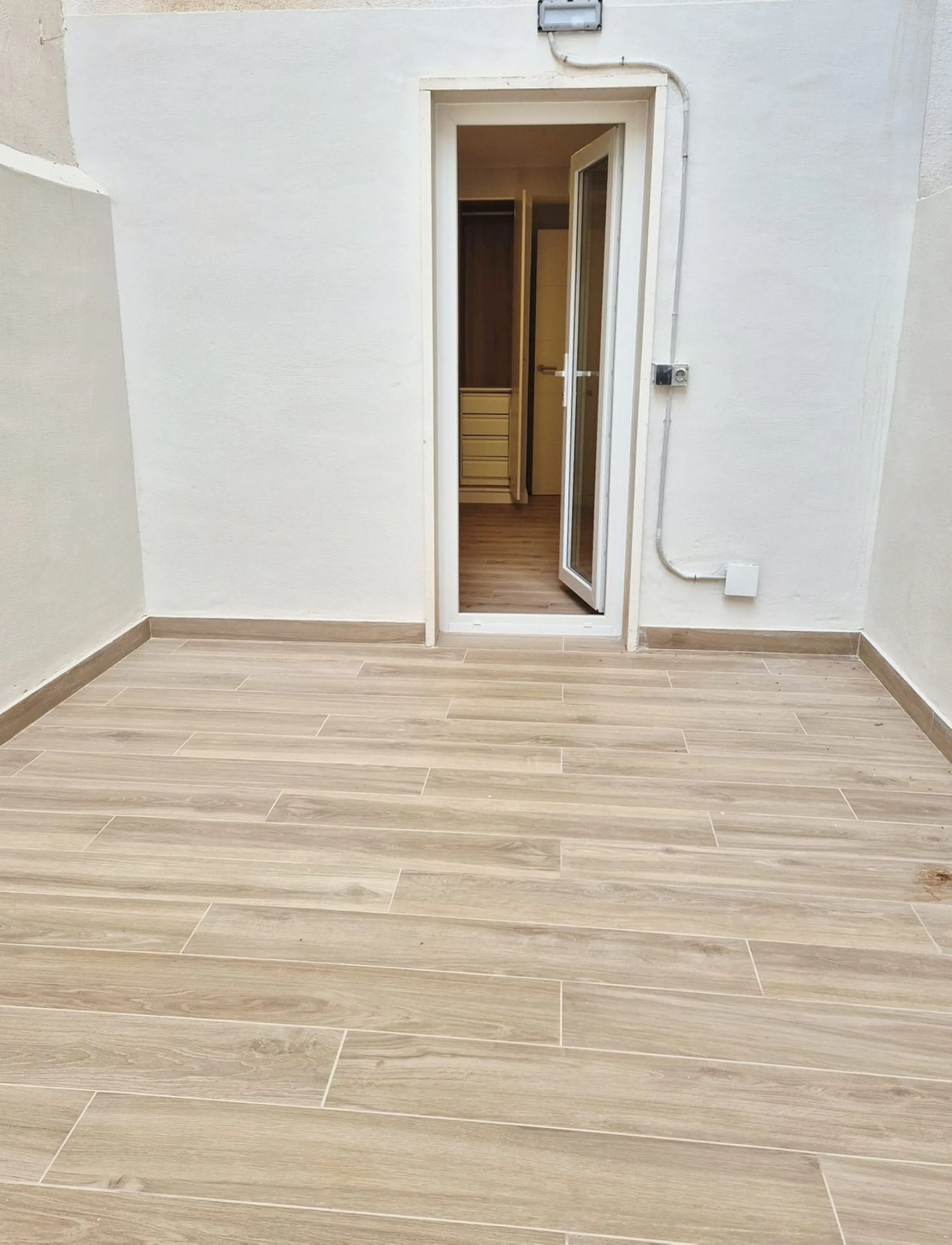 Apartment - Middle Floor Apartment в продаже в Fuengirola, Málaga. В доме 3 спален и 1 ванных комнат. Площадь дома 100 м²
