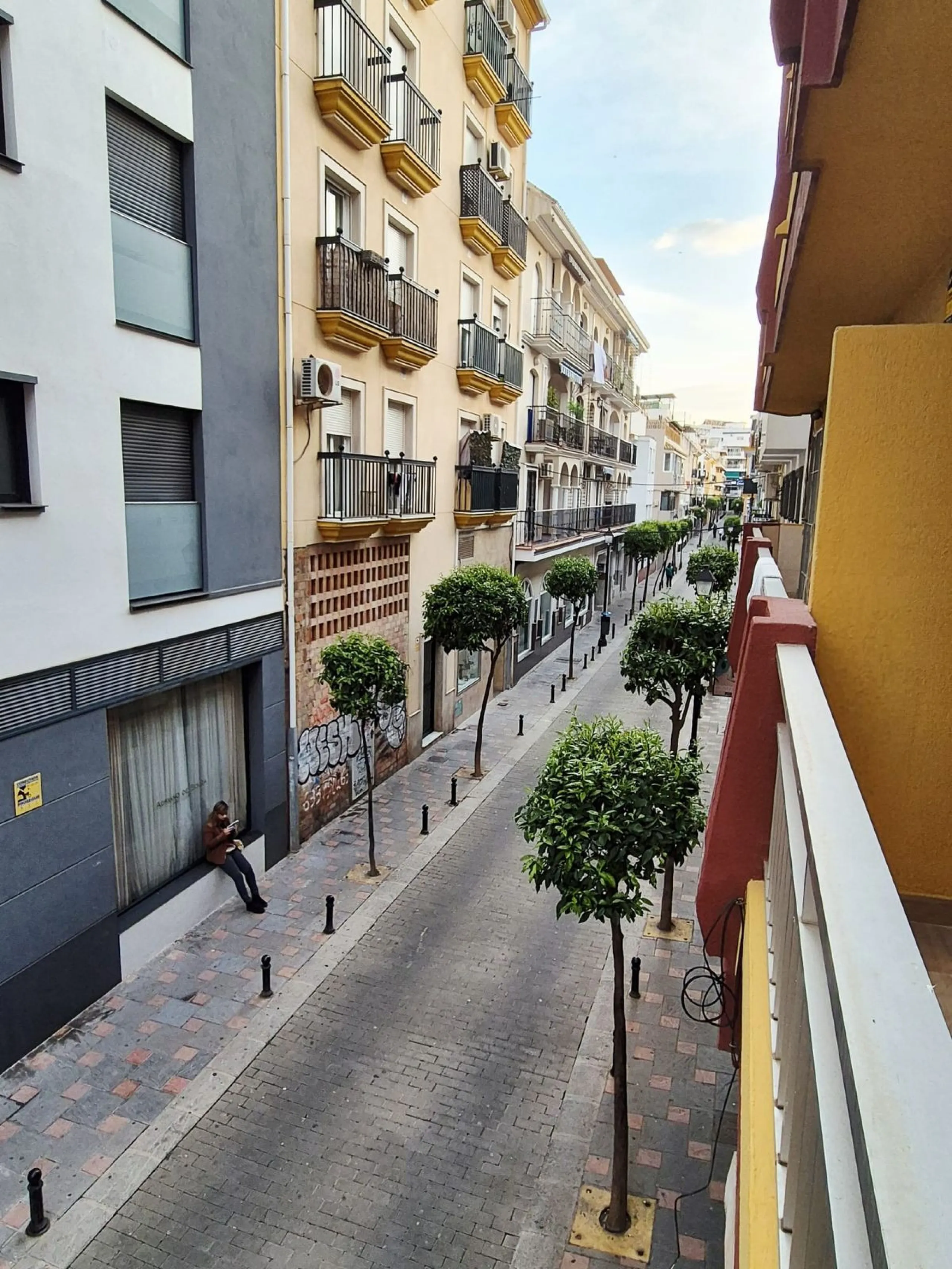 Apartment - Middle Floor Apartment в продаже в Fuengirola, Málaga. В доме 3 спален и 1 ванных комнат. Площадь дома 100 м²