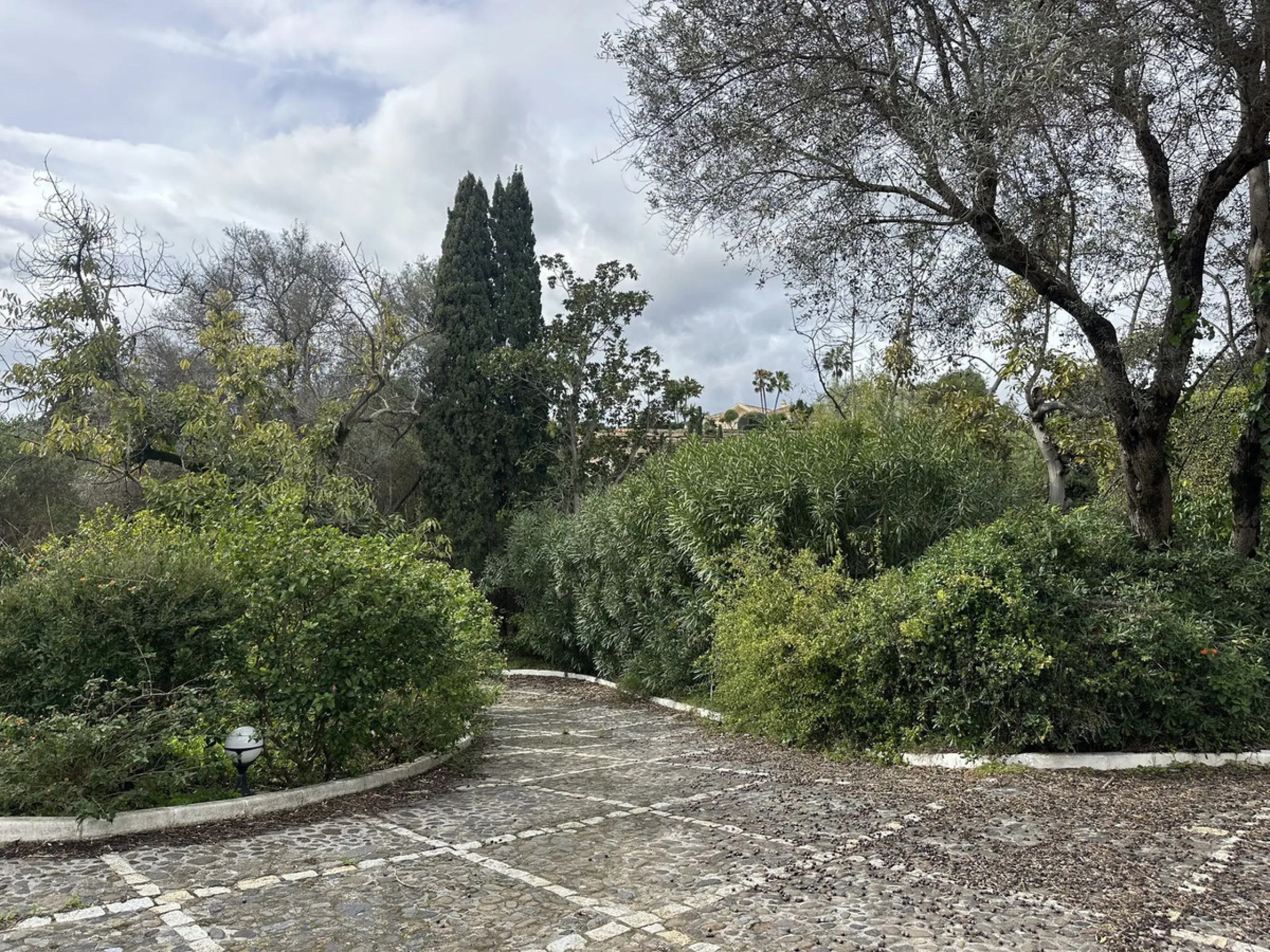 Plot - Residential Plot в продаже в Marbella, Málaga. Площадь участка 4259 м²
