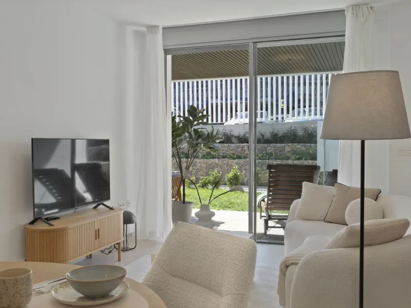 PROPERTY WITH VALID AND TRANSFERABLE TOURISTIC LICENSE!