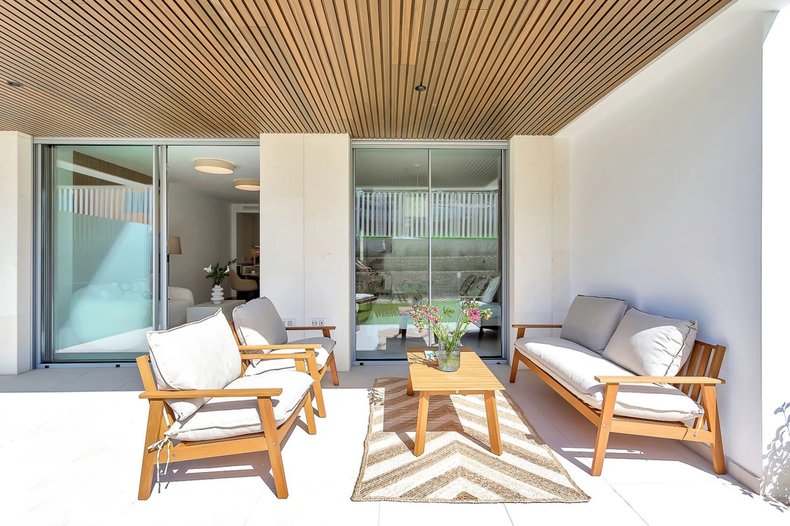 PROPERTY WITH VALID AND TRANSFERABLE TOURISTIC LICENSE!