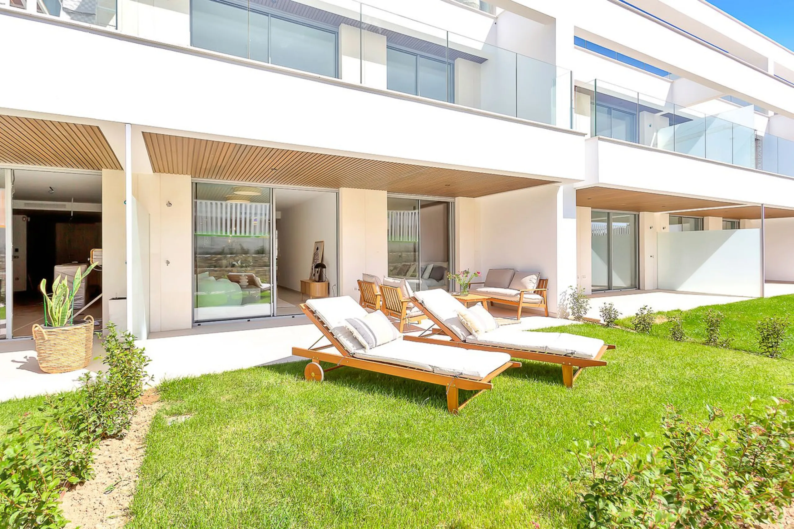 PROPERTY WITH VALID AND TRANSFERABLE TOURISTIC LICENSE!