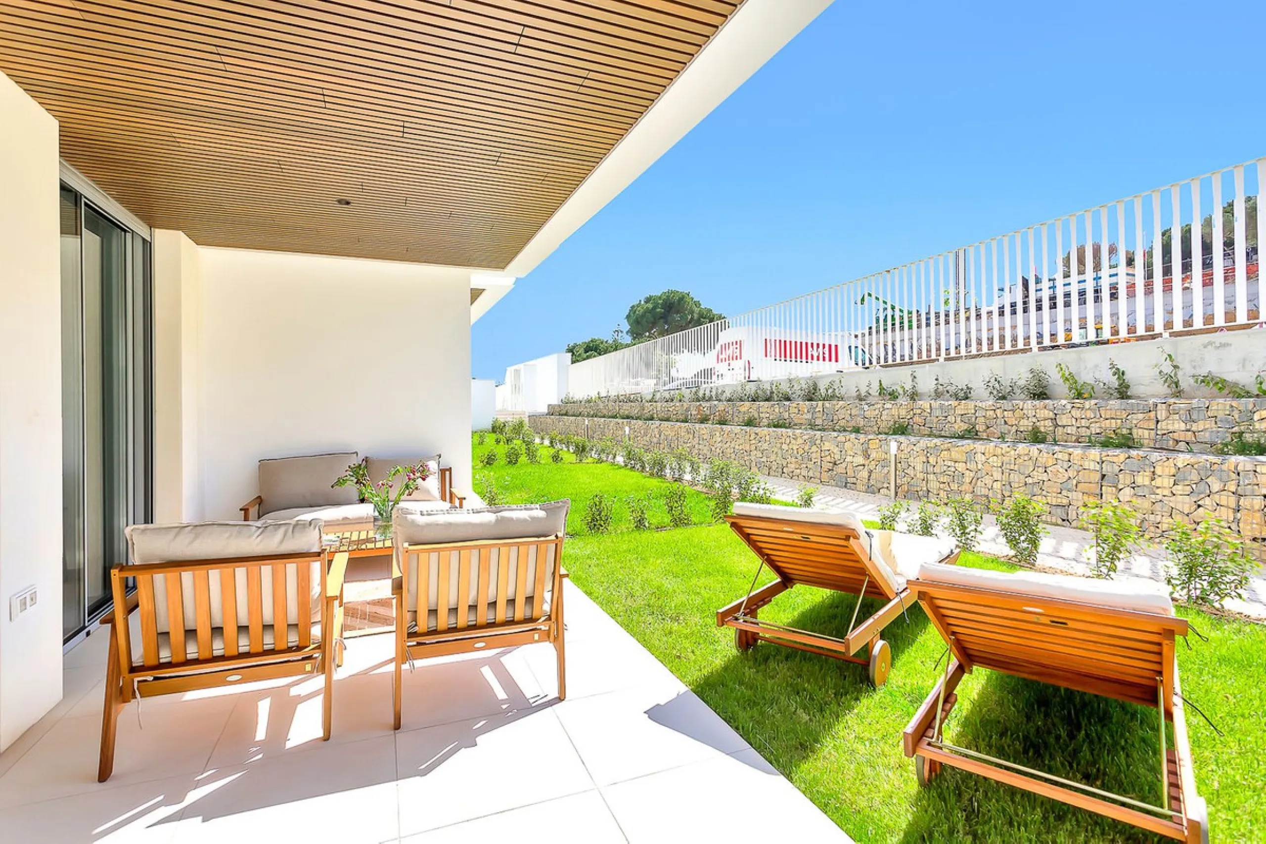 PROPERTY WITH VALID AND TRANSFERABLE TOURISTIC LICENSE!