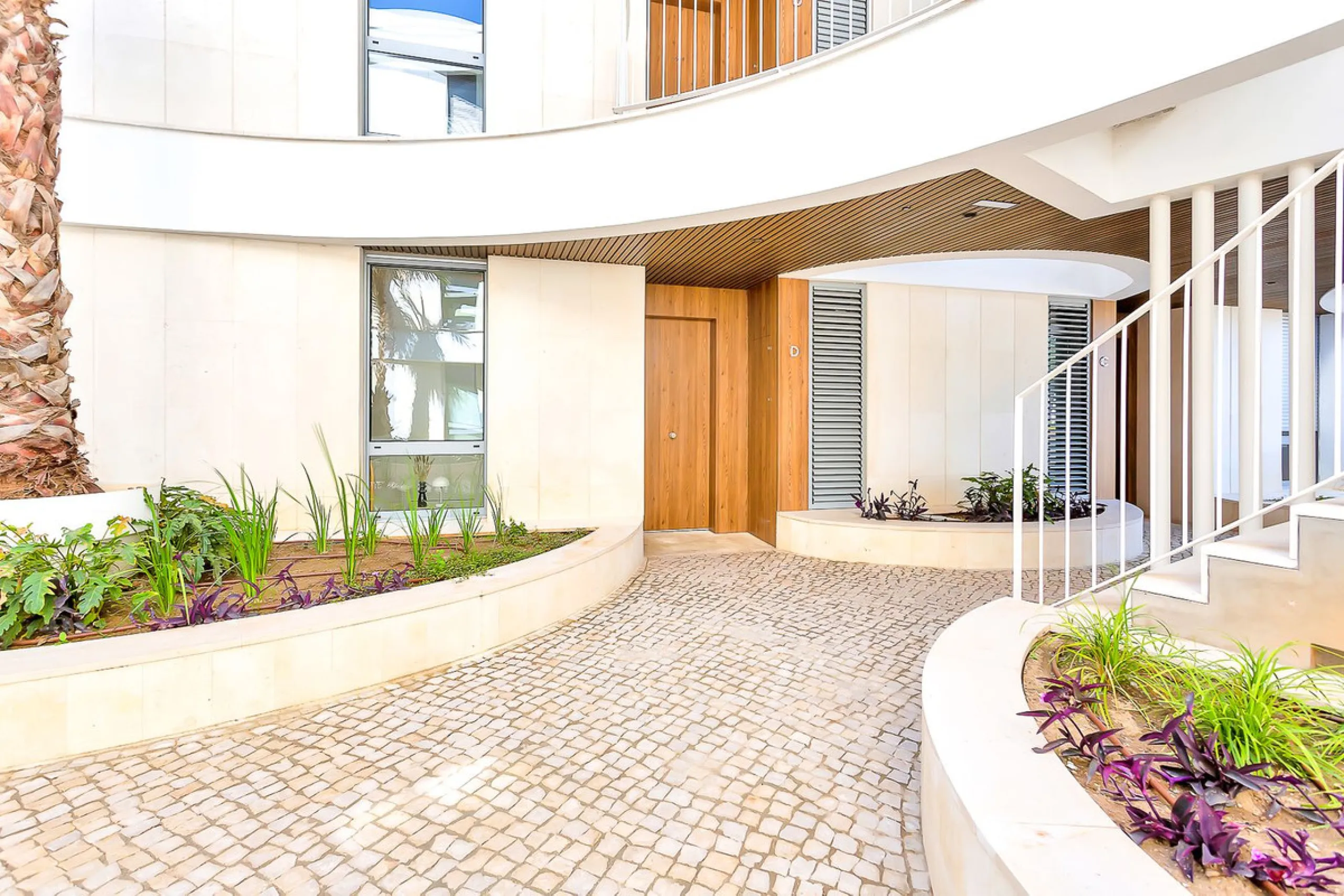 PROPERTY WITH VALID AND TRANSFERABLE TOURISTIC LICENSE!