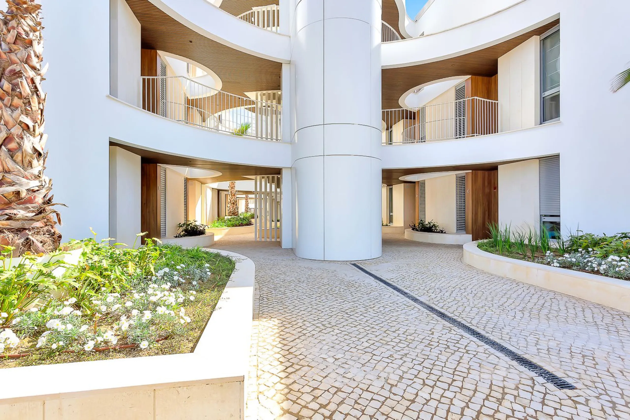 PROPERTY WITH VALID AND TRANSFERABLE TOURISTIC LICENSE!