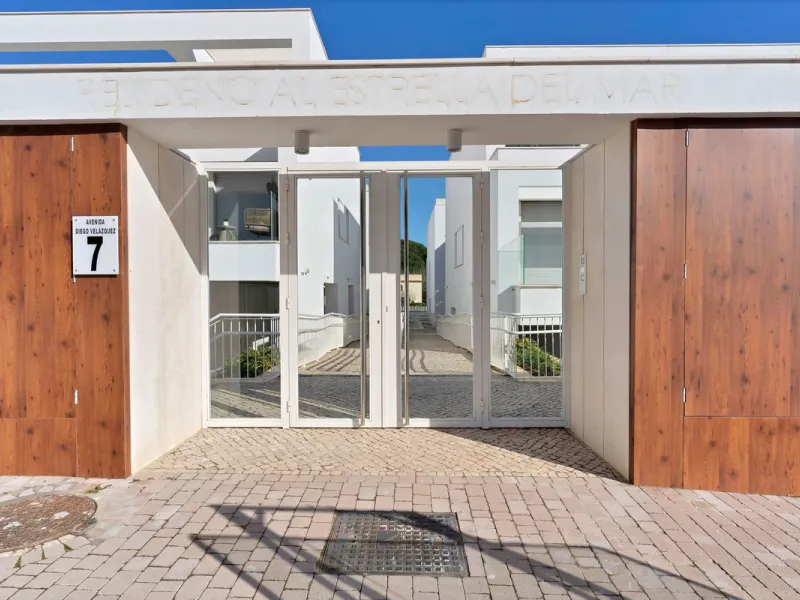 PROPERTY WITH VALID AND TRANSFERABLE TOURISTIC LICENSE!