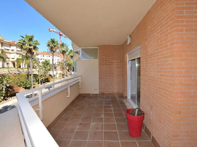 Beautiful apartment located in the lower part of Nueva Torrequebrada, just a 5-minute walk from the popular Viborilla beach.