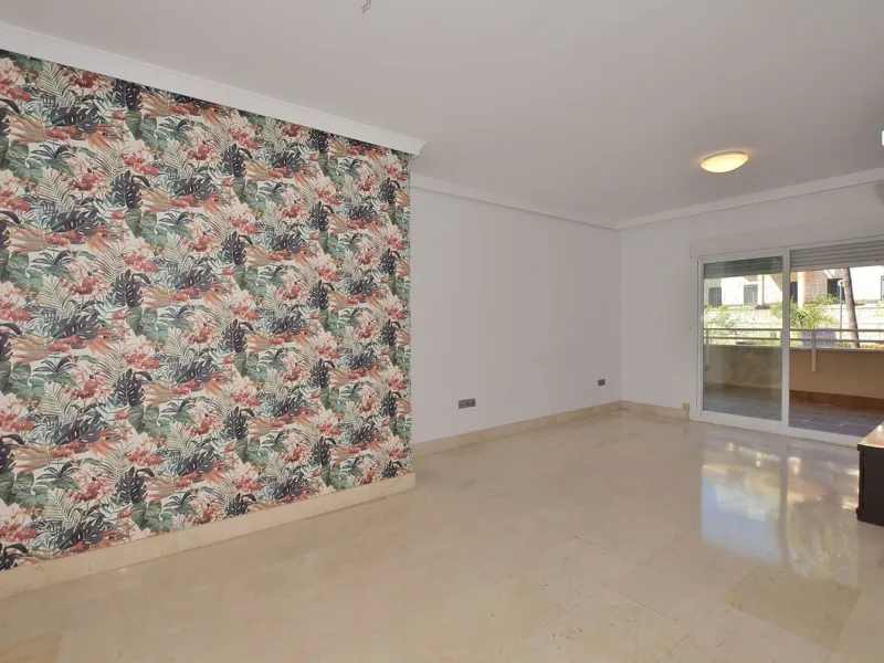 Beautiful apartment located in the lower part of Nueva Torrequebrada, just a 5-minute walk from the popular Viborilla beach.