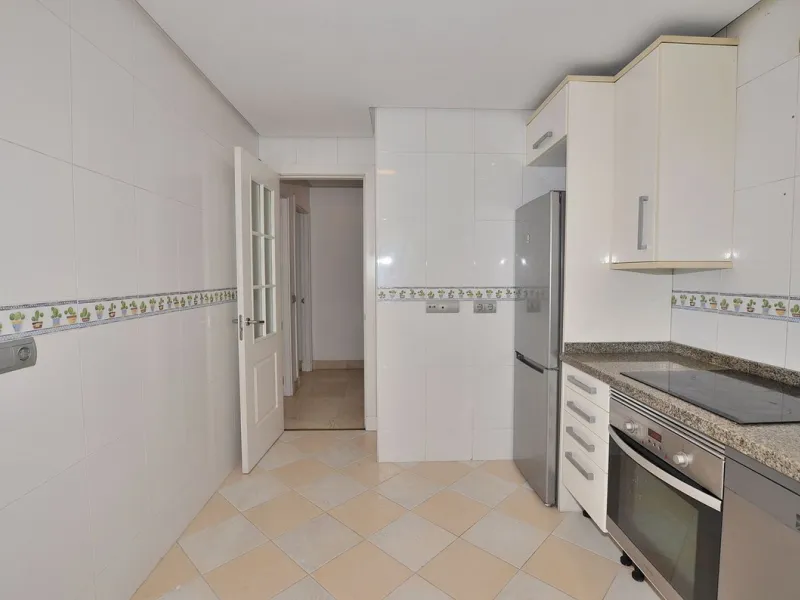 Beautiful apartment located in the lower part of Nueva Torrequebrada, just a 5-minute walk from the popular Viborilla beach.