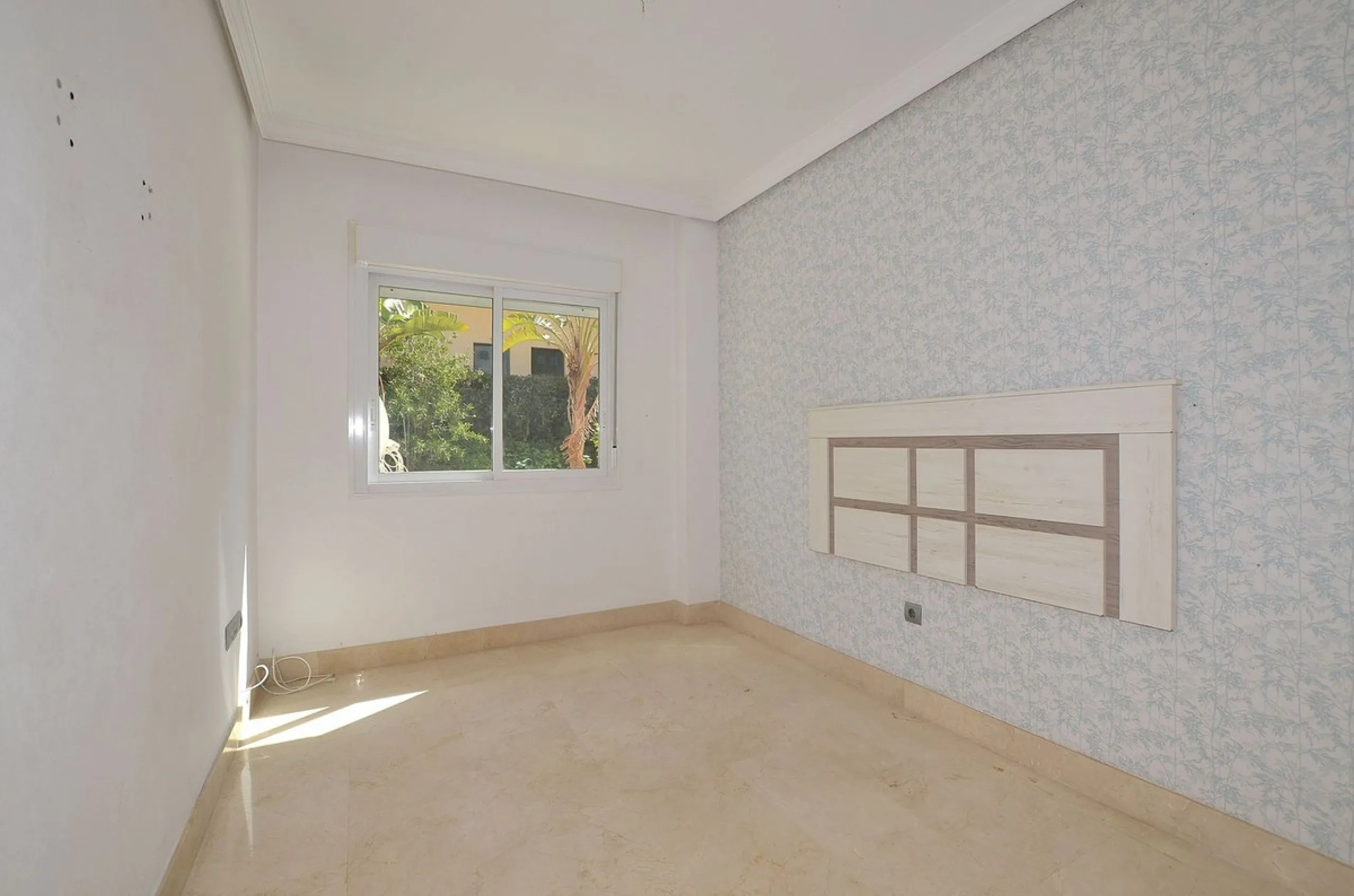 Beautiful apartment located in the lower part of Nueva Torrequebrada, just a 5-minute walk from the popular Viborilla beach.