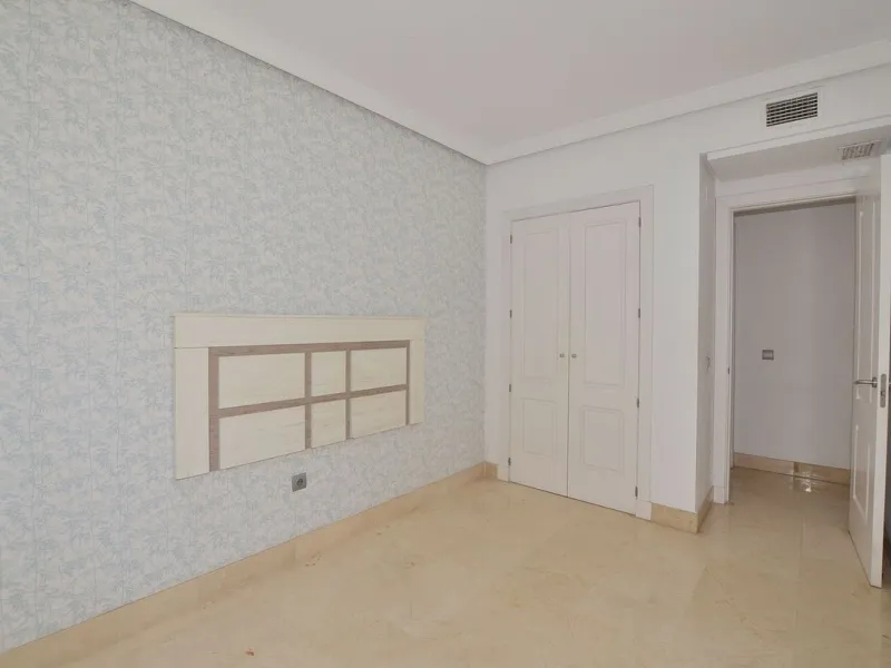 Beautiful apartment located in the lower part of Nueva Torrequebrada, just a 5-minute walk from the popular Viborilla beach.
