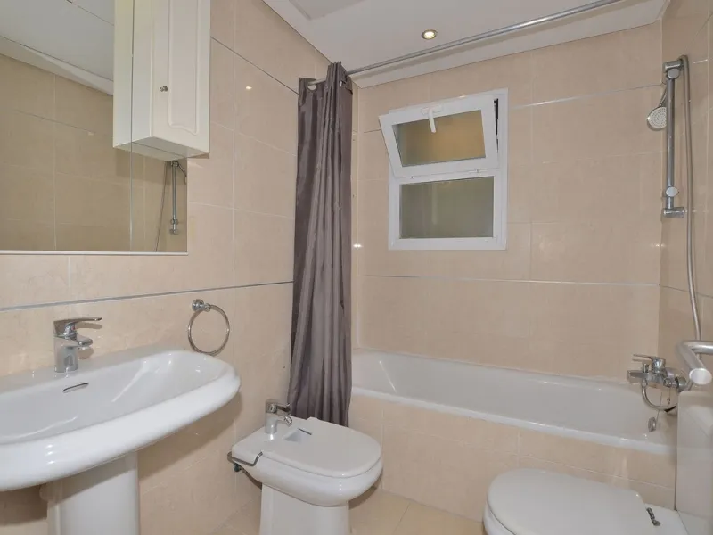 Beautiful apartment located in the lower part of Nueva Torrequebrada, just a 5-minute walk from the popular Viborilla beach.