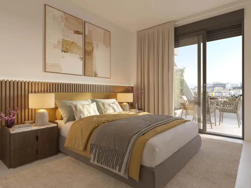 Discover this exclusive penthouse in Mijas Costa, located in a privileged setting next to Calanova Golf Club, one of the most renowned golf courses on the Costa del Sol. The property is situated in an elevated urbanization, allowing you to enjoy stunning 