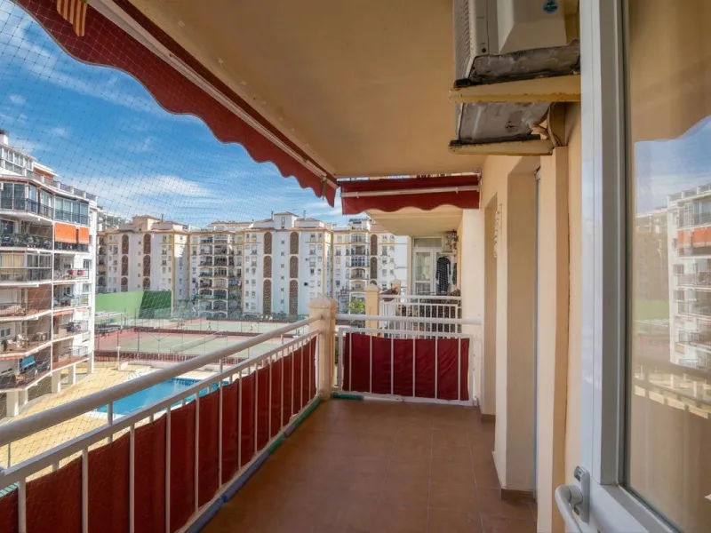 We are delighted to present this fantastic property located in Los Boliches, Fuengirola, one of the most sought after areas thanks to its proximity to all amenities such as supermarkets, restaurants, public transport, schools, and only a few minutes from 